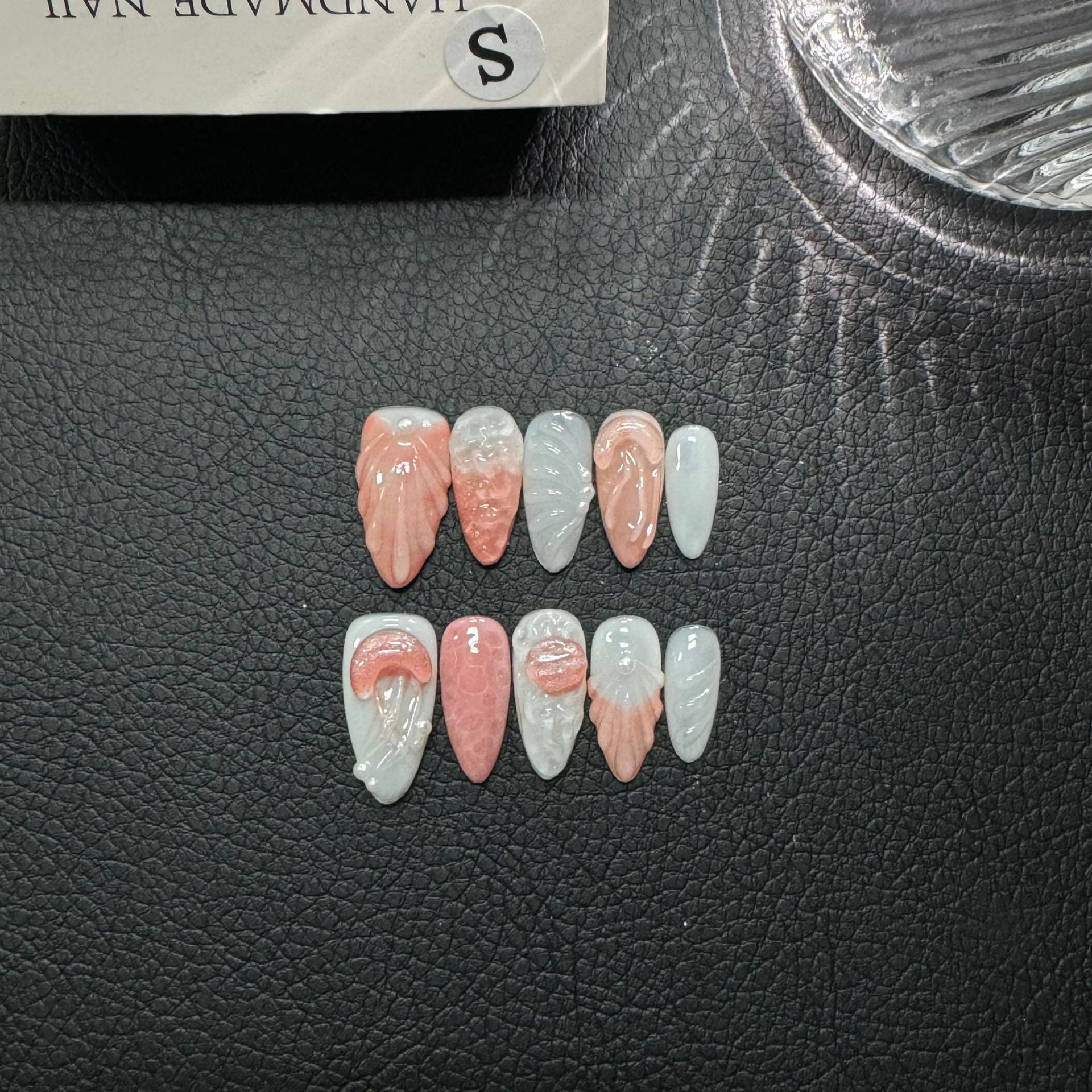 365nails: "Angel's Whisper" – 3D 플라워·마블 수제 아몬드형 네일