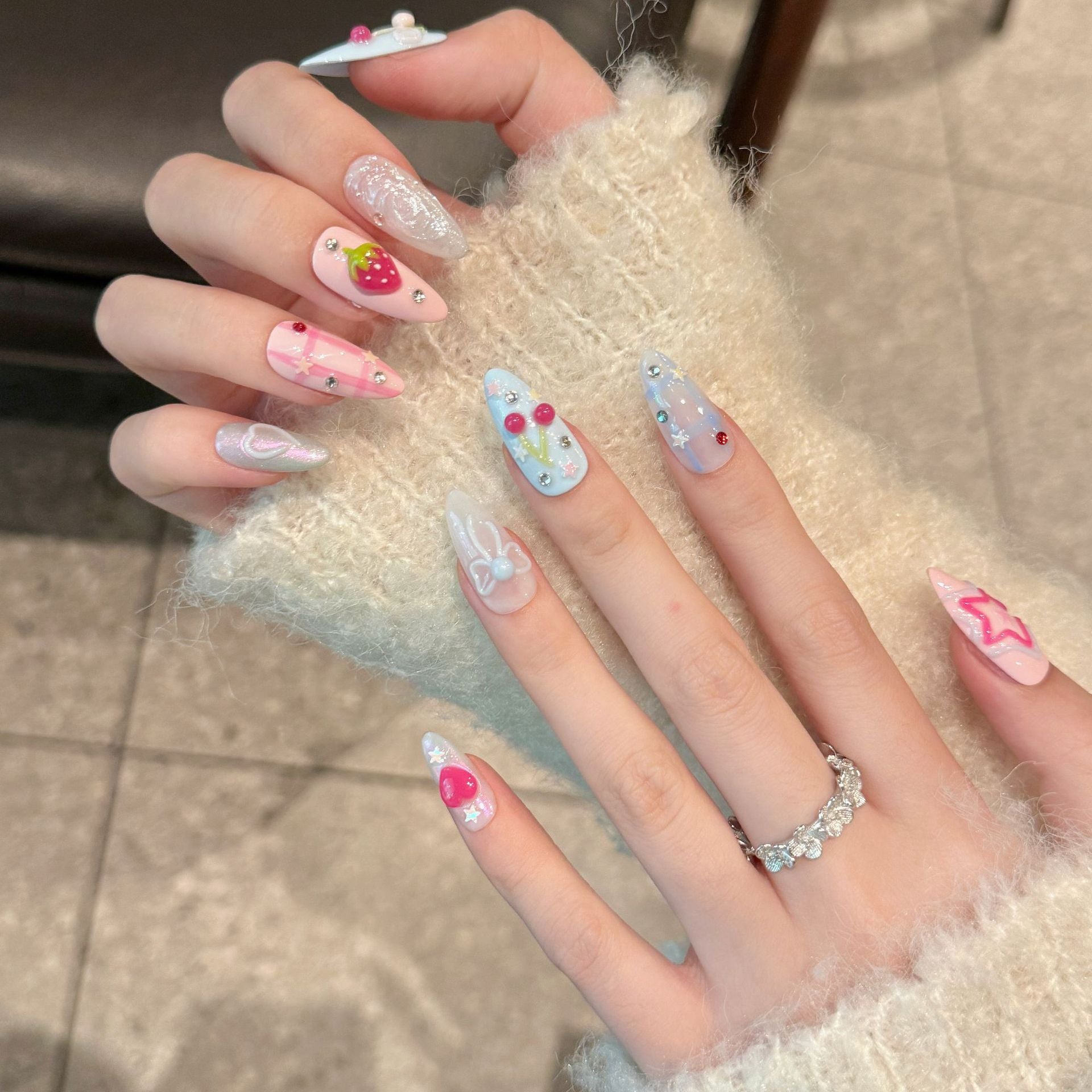 365nails: "Sonho de Refrigerante de Fruta" – Unhas Stiletto Feitas à Mão com Frutas 3D