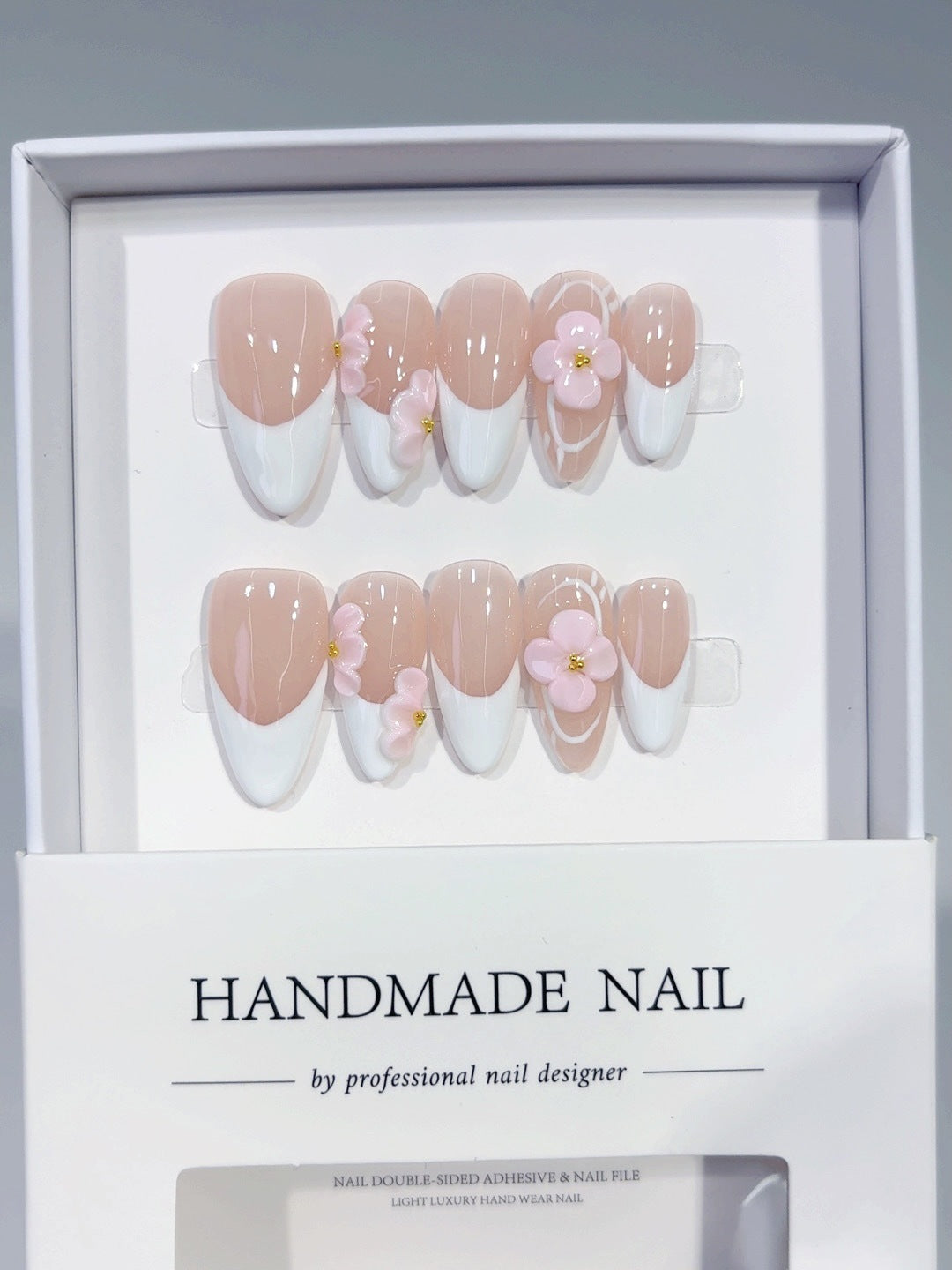 Elegância Floral: "Rosa Cereja Francês" – Unhas Postiças Artesanais Formato Amêndoa