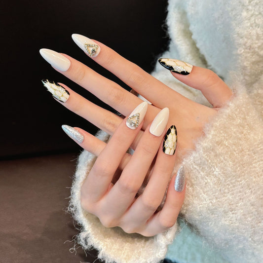 Snake pattern black and white diamond ball light luxury style hand-painted handmade nails gray cat eye can | 365nails