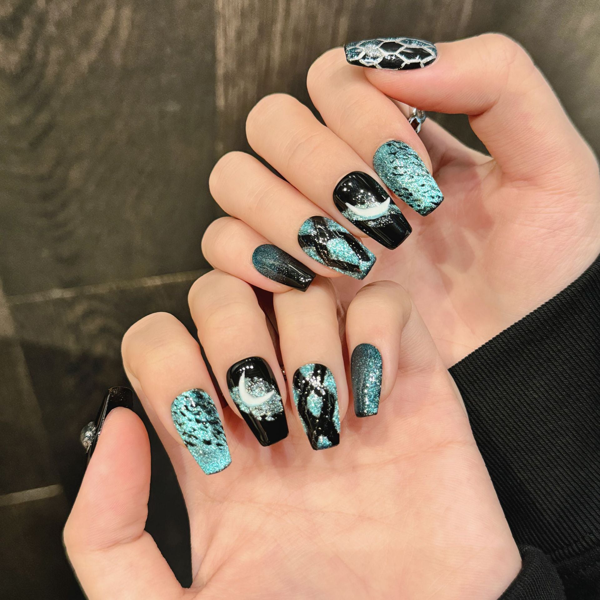 365nails: "Midnight Siren" – Cat Eye Marble Handmade Coffin Nails