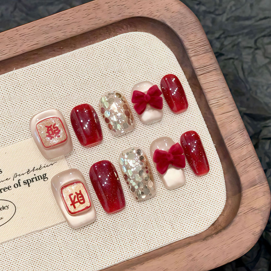 365nails: "Lucky Charm" – 3D Velvet Bow & Gold Foil Handmade Short Square Nails