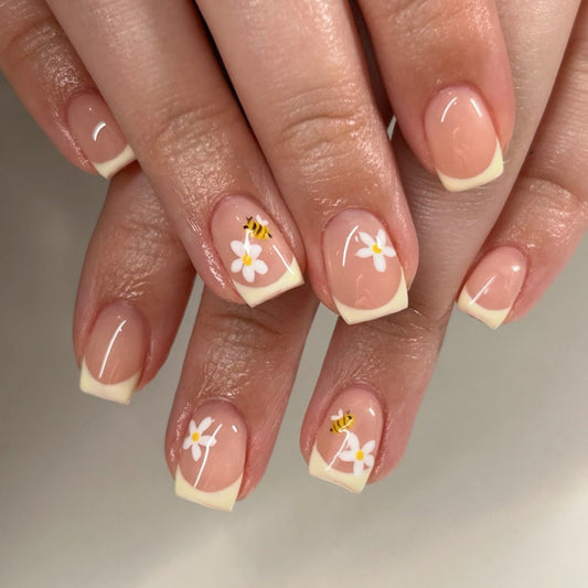 Fresh Bee Flower Nail Art Products Finished Wholesale French Yellow Wearing False Nails Short Square Nail Wearing Nail｜365nails