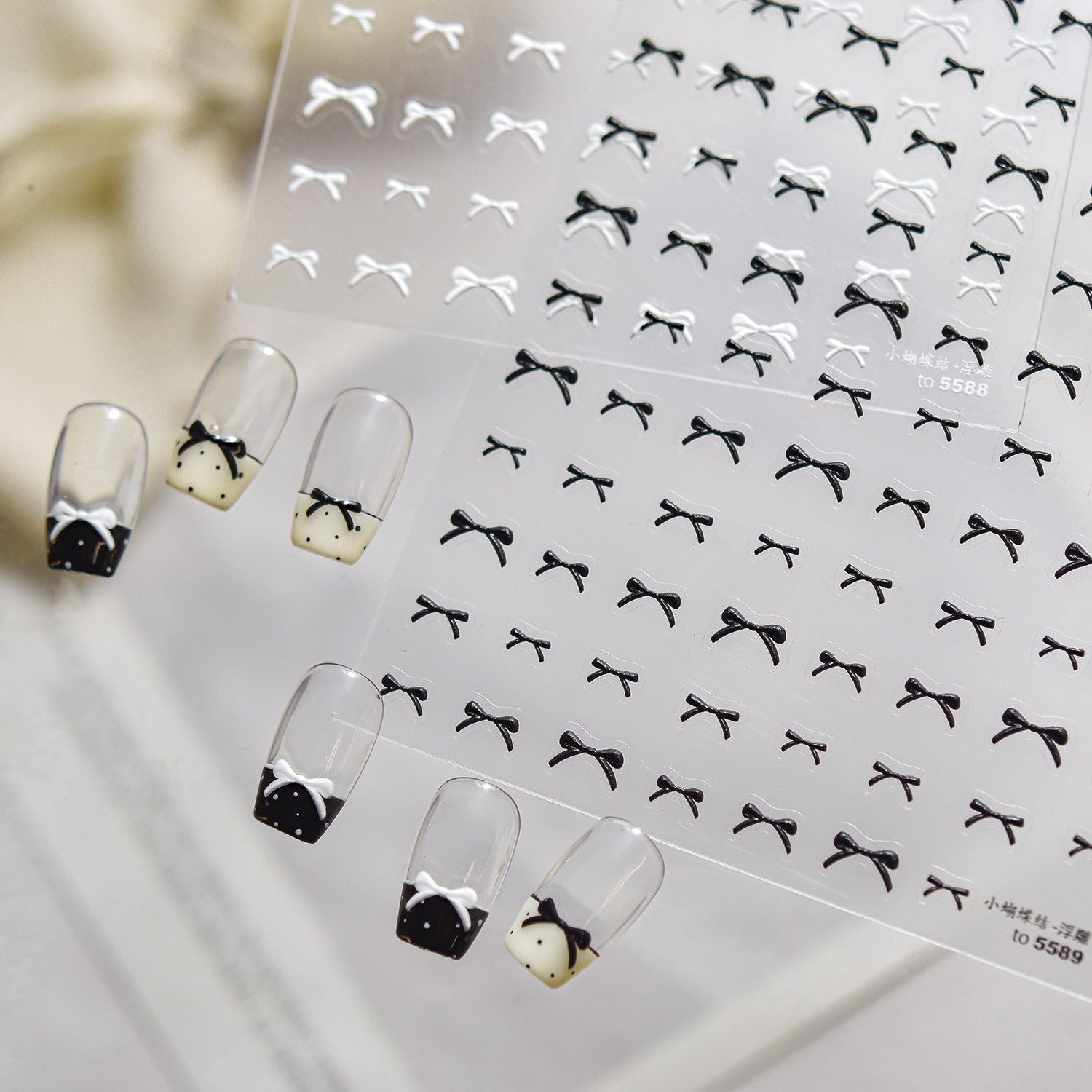 Mini White Bow – Minimalist Elegant Nail Art Set