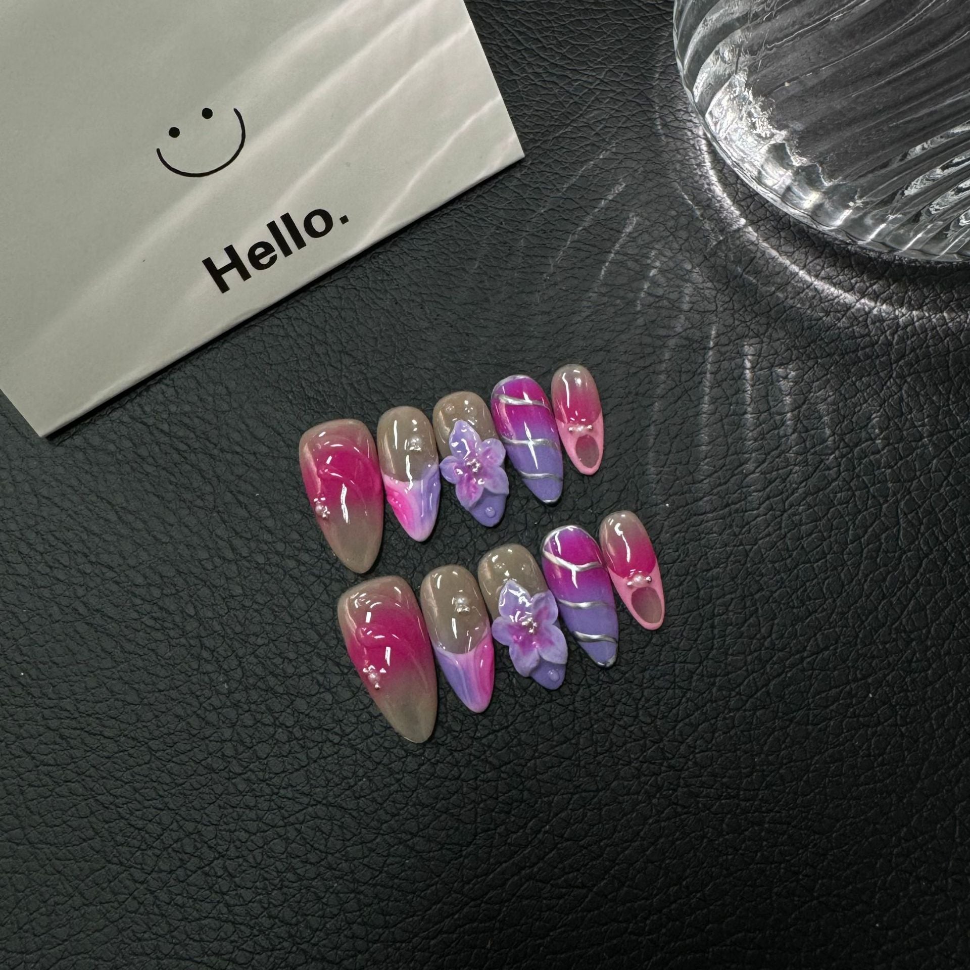 365nails: 바이올렛 헤이즈 – 3D 플로럴 & 하트 크롬 수제 프레스온 아몬드형 네일