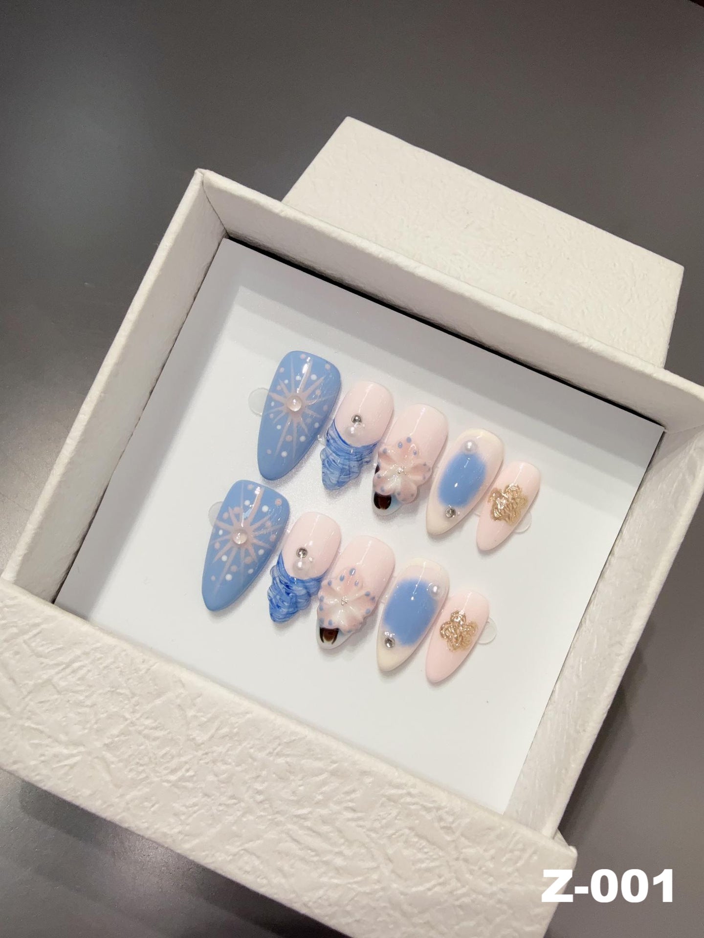 365nails: "서리의 우아함" – 3D 눈송이 수제 롱 아몬드형 네일