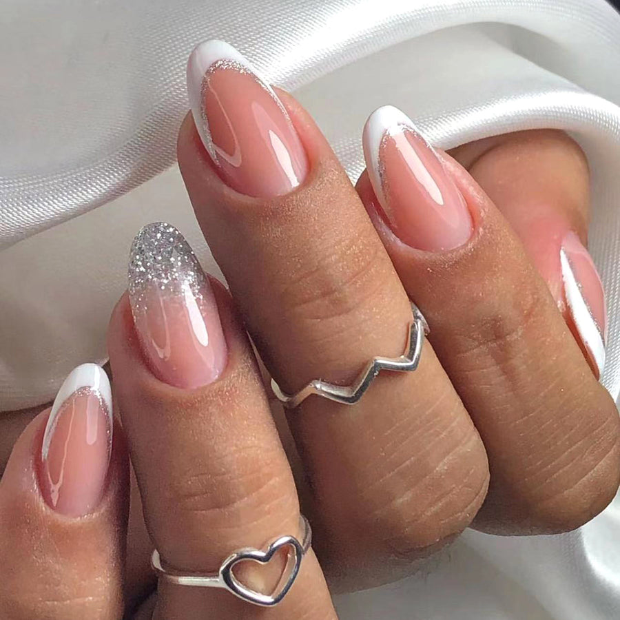 프렌치 화이트 라인 누드 매니큐어 실버 글리터 아몬드형 숏 네일 피스 도매｜365nails