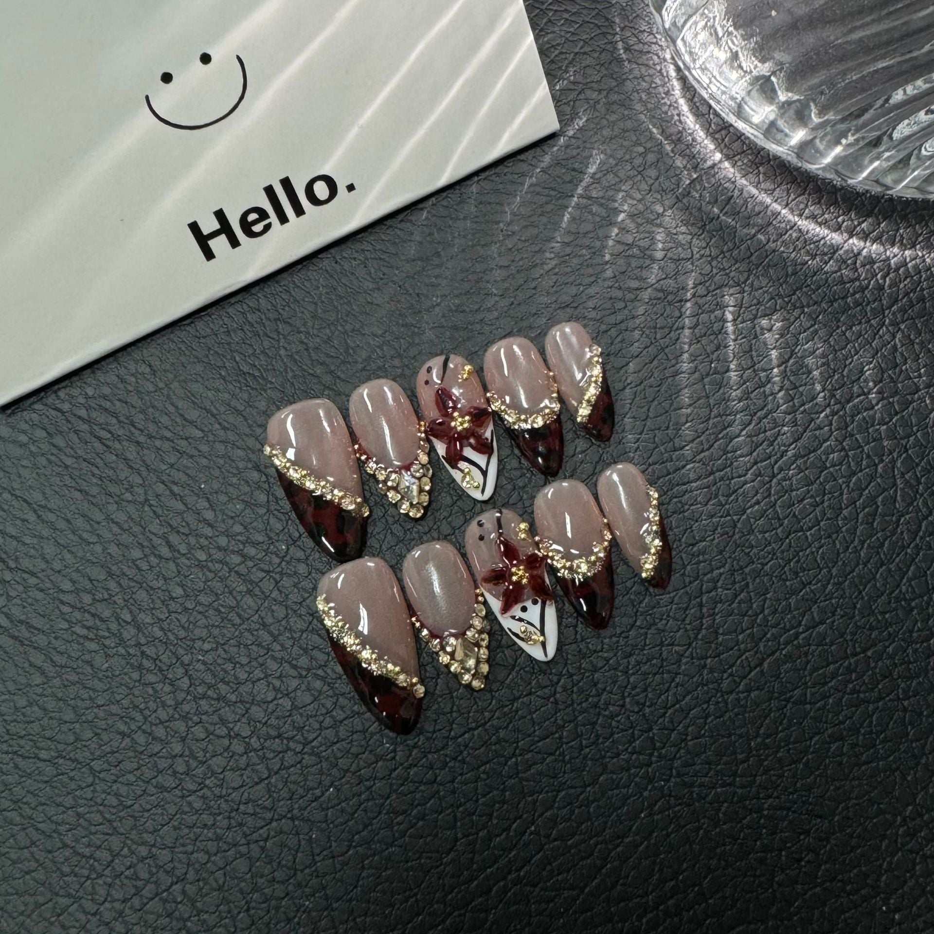 365nails: "Velvet Noir" – 3D 리본 & 크리스탈 수제 미디엄 아몬드형 네일
