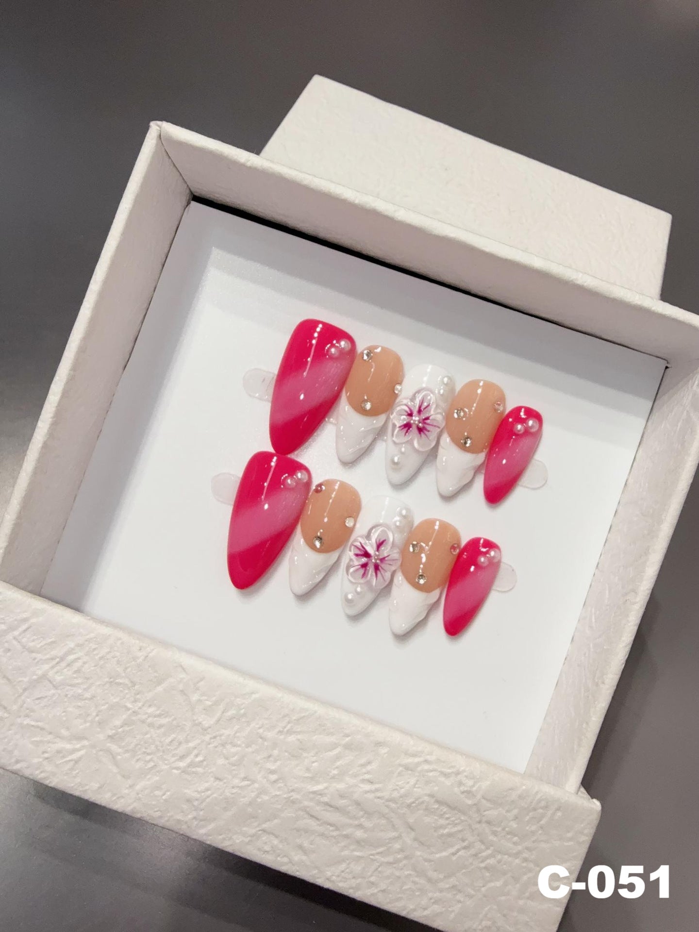 365nails: "Crimson Bloom" – 3D 입체 꽃 수제 스틸레토형 프레스온 네일