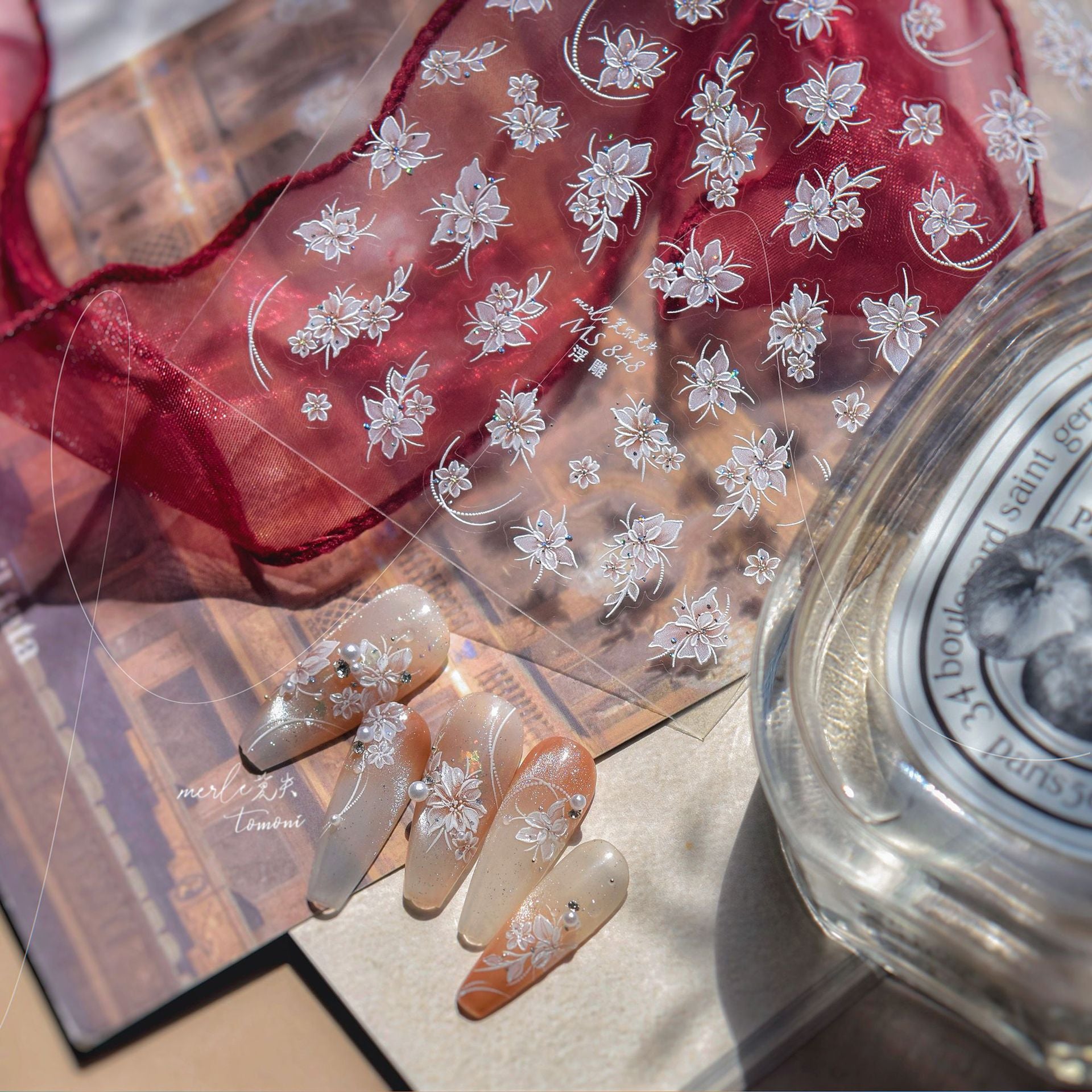 365nails: "Flor de Lírio em Alto Relevo Transparente" – Adesivos para Unhas