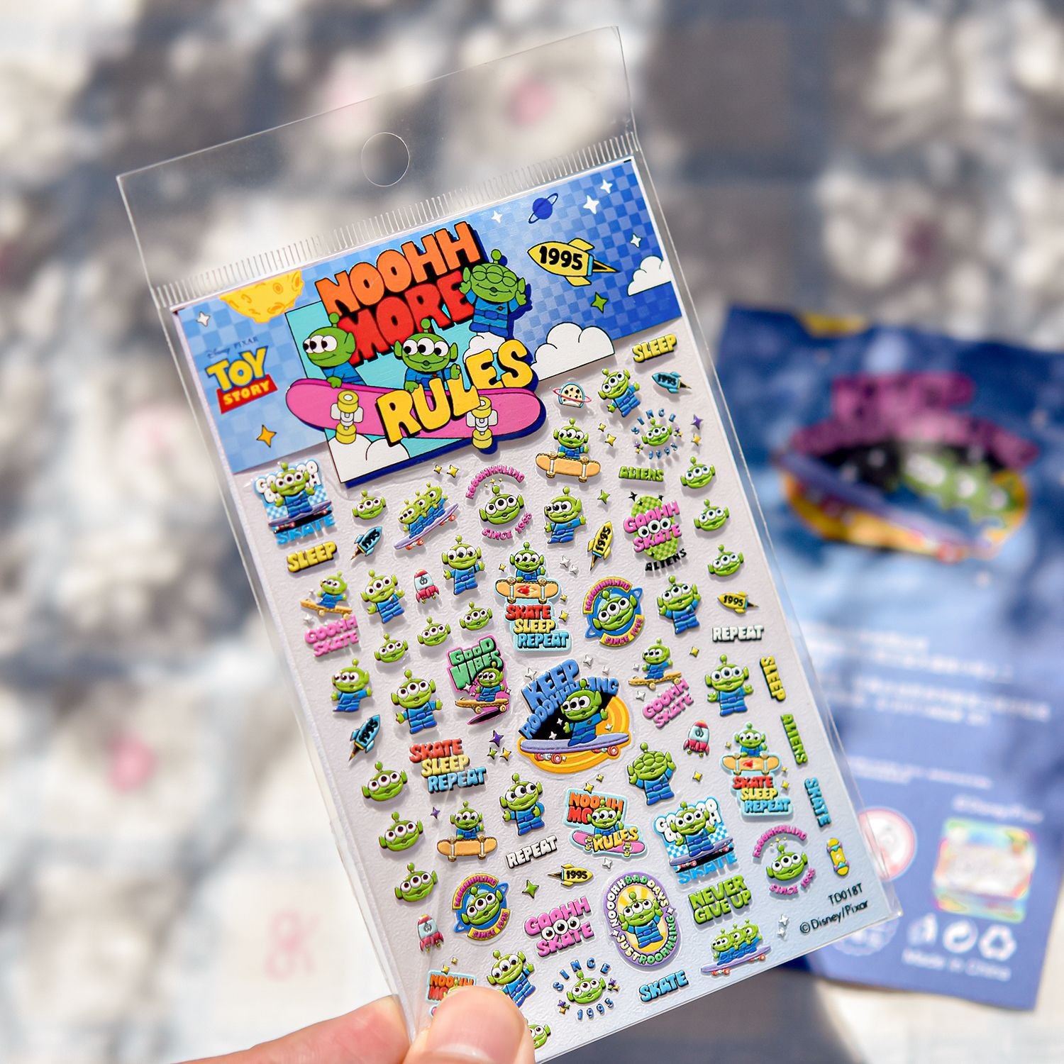 Toy Story Alien Skate Crew – Retro Street Nail Art Set