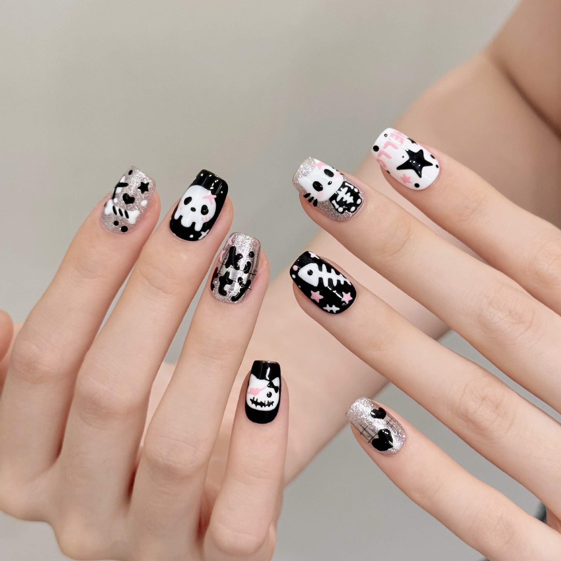 Cute Black White Cartoon Halloween Skeleton Press On Nails