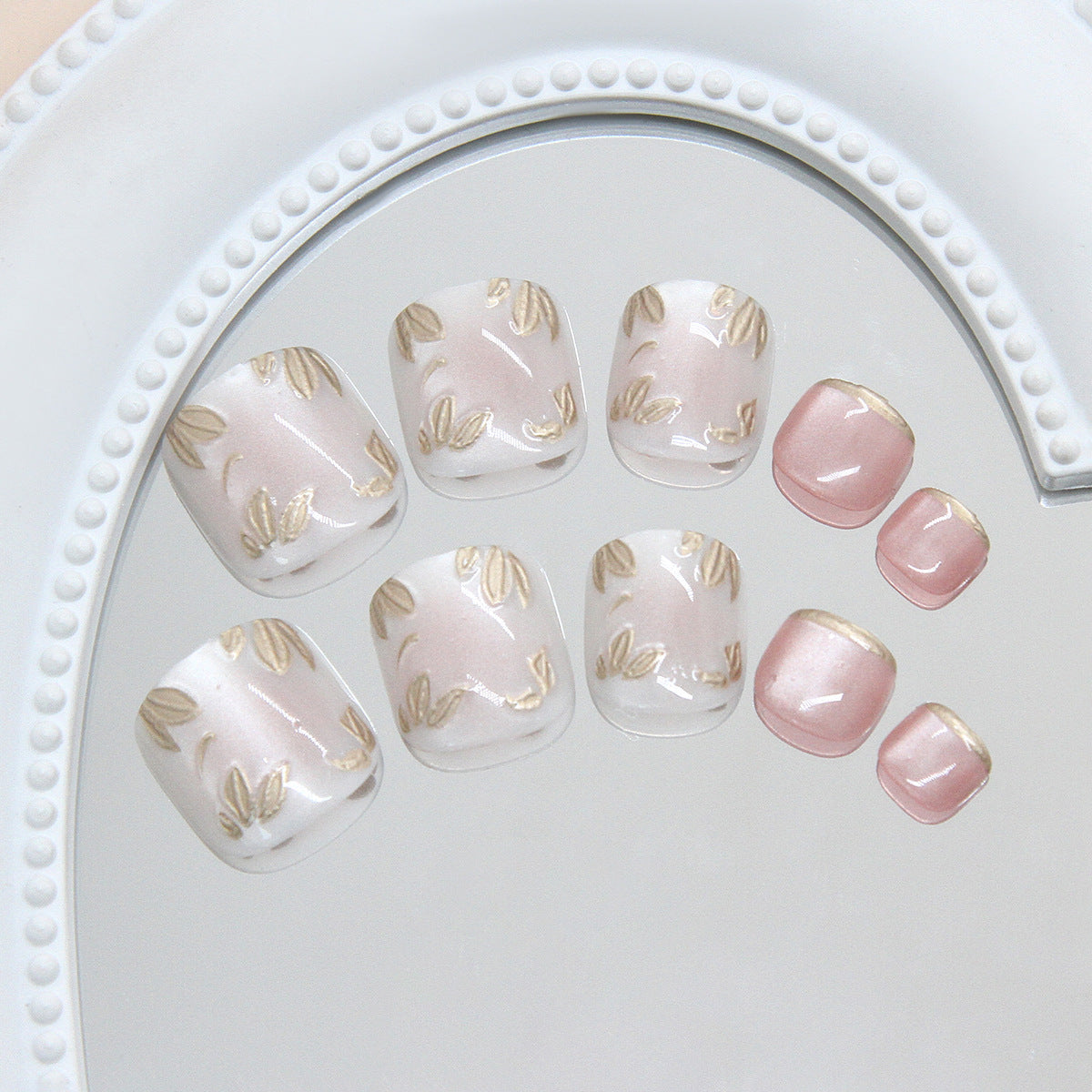 Uñas postizas extraíbles con diseño de ojo de gato tridimensional, diseño de flores doradas, color blanco suave francés, 24 piezas ｜365nails