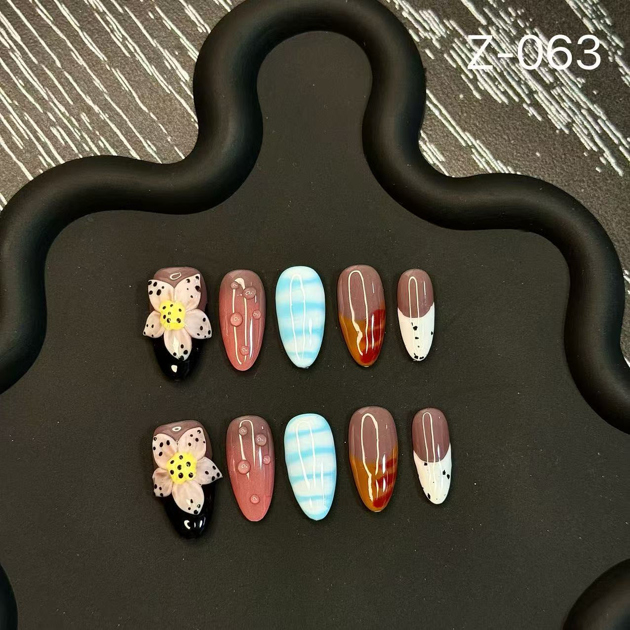 365nails: "Retro Bloom" – 3D 플로럴 수제 숏 아몬드형 네일