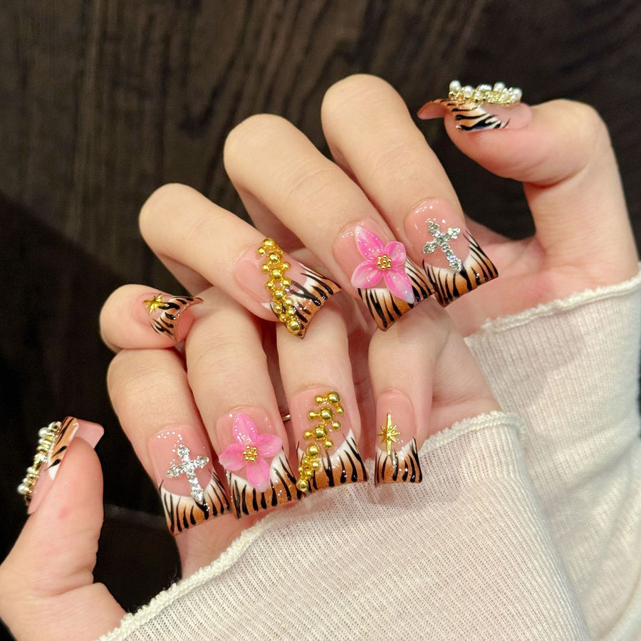 365nails: "야생 난초" – 3D 플로럴 & 호랑이 줄무늬 수제 숏 스퀘어형 네일