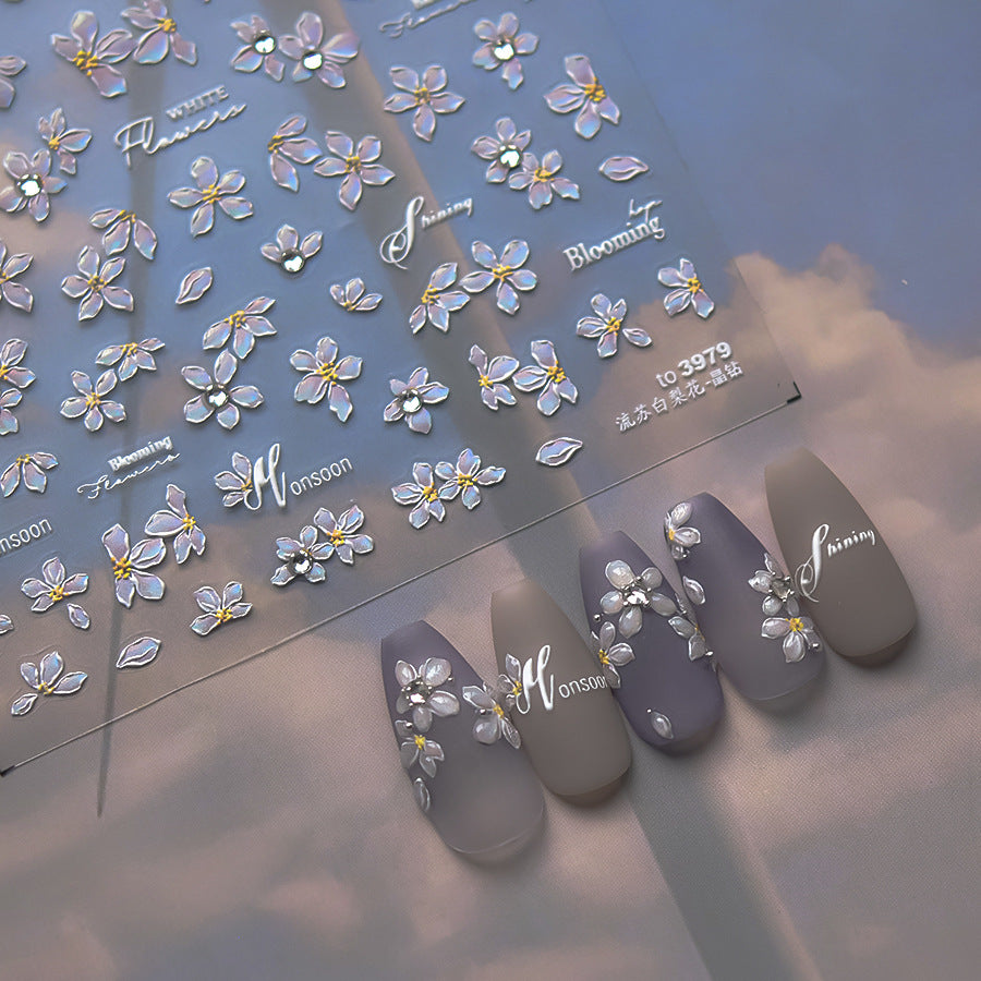 白蕾絲與水晶系列: "優雅白蕾絲蝴蝶" – 3D 立體浮雕指甲貼