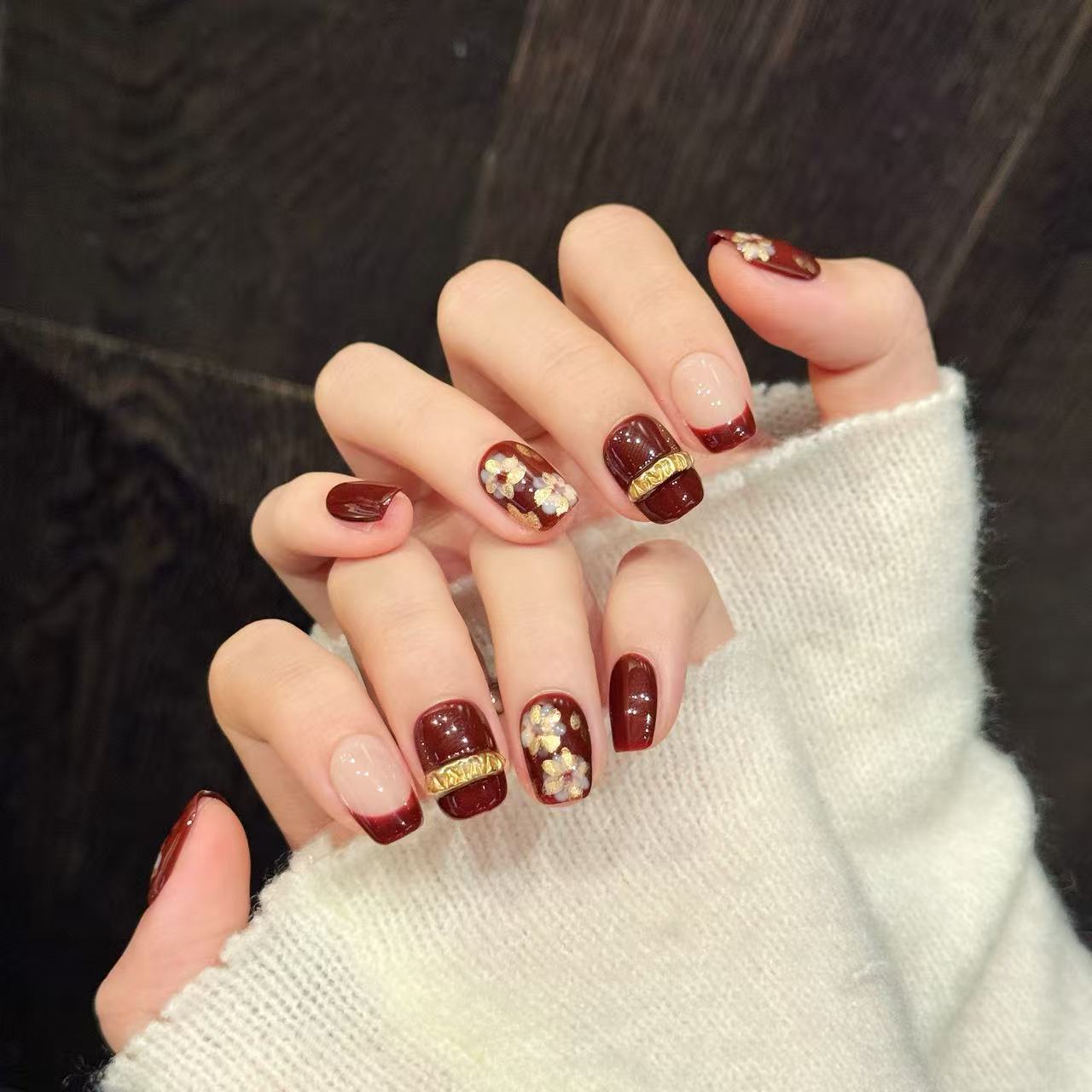 Red Floral Gold Chic Winter Nails