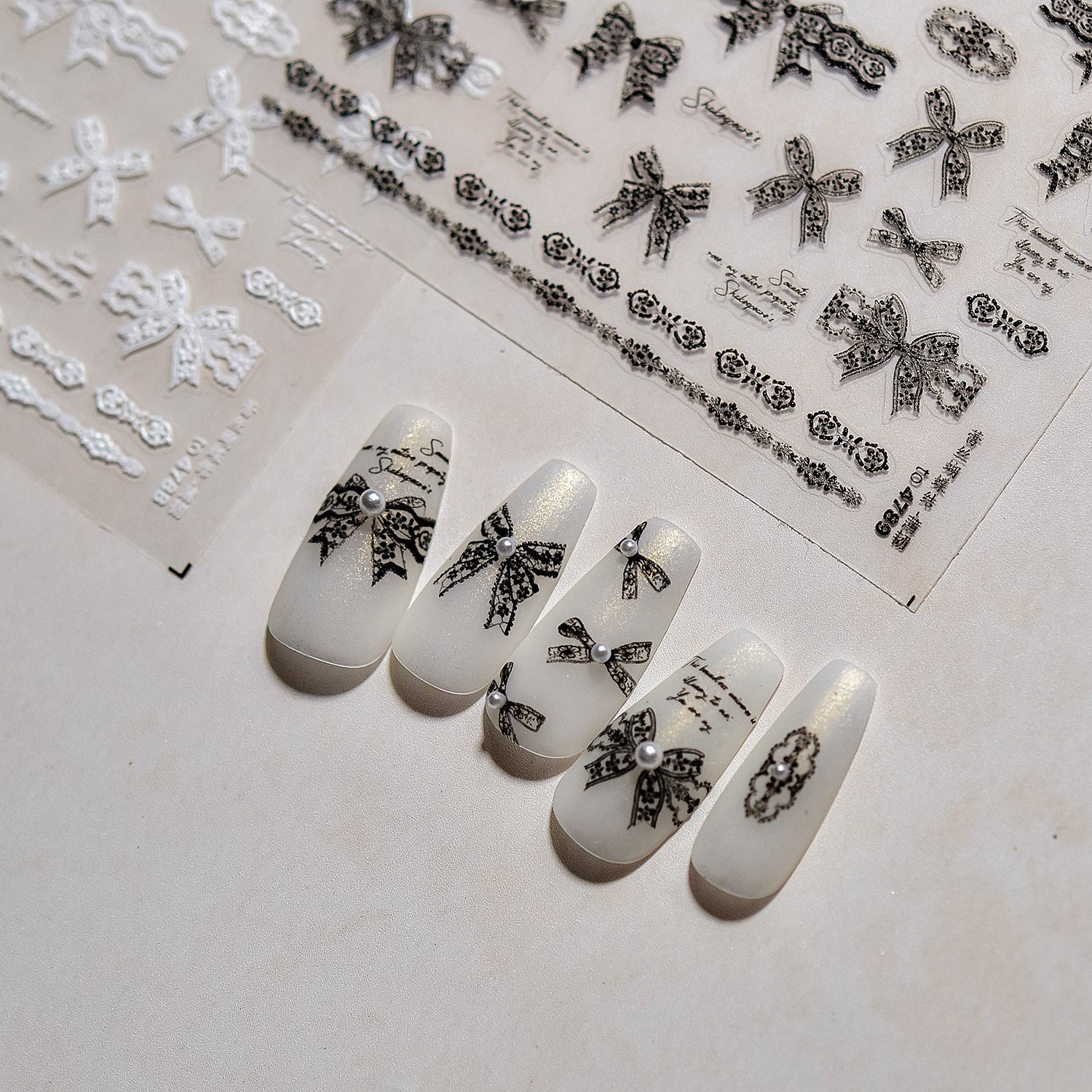 蕾絲蝴蝶結系列：「胭脂蕾絲」— 3D 浮雕指甲貼