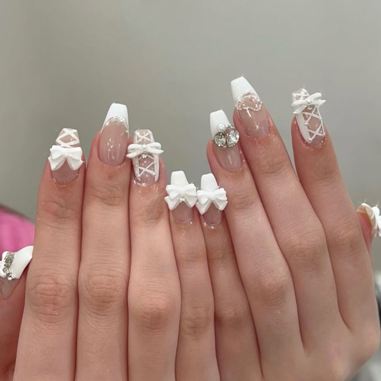 White three-dimensional bow short method white simple press-on nails