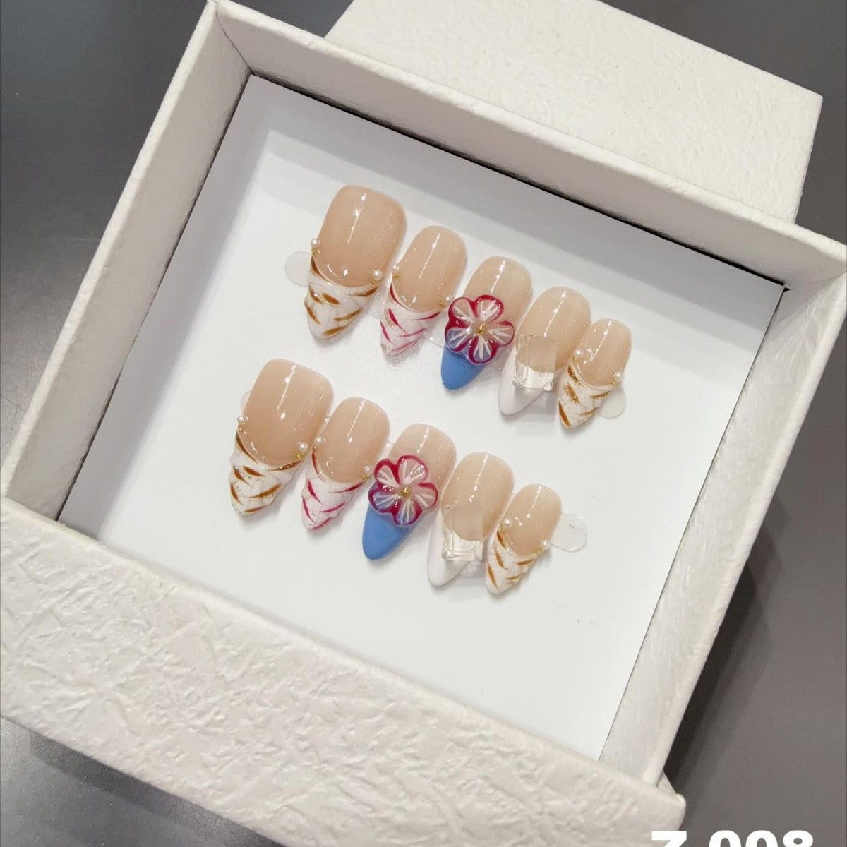 365nails: 「飄渺花語」 – 3D 立體花朵 手工製 杏仁形 甲片
