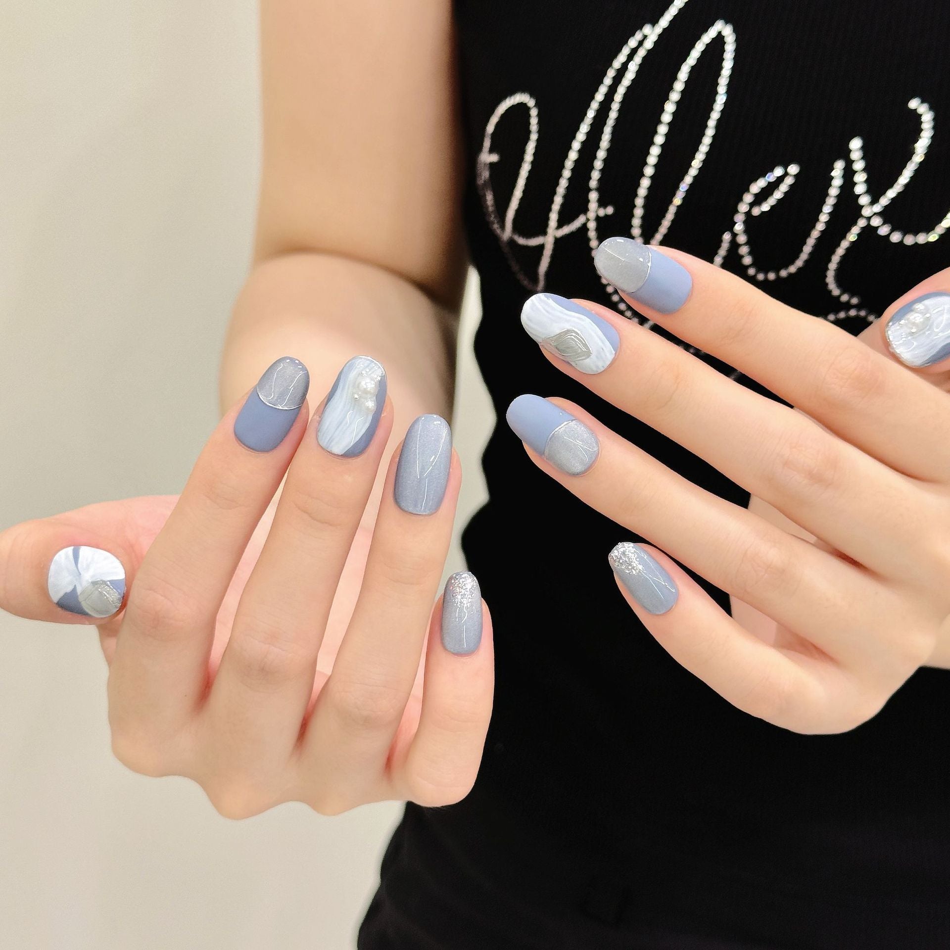 365nails: "Misty Marble" – 매트 블루 프렌치 팁 수제 숏 스퀘어형 네일
