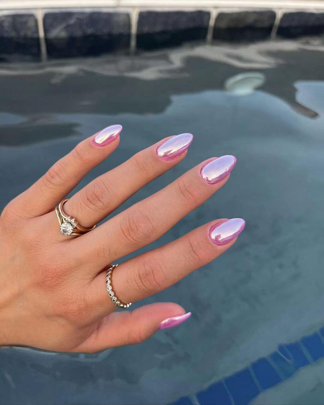 Iridescent Pearl Chrome Minimal Gloss Press On Nails