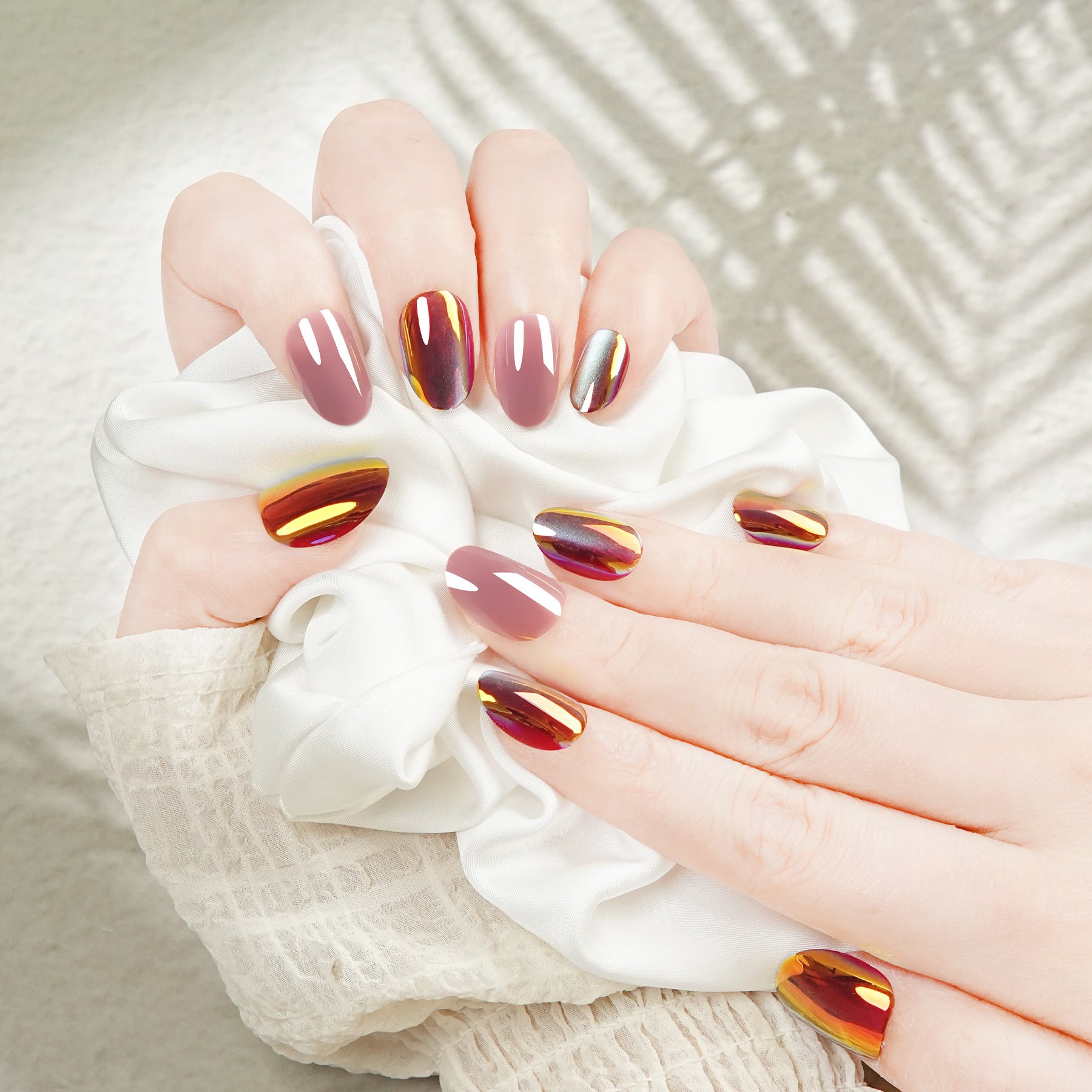 Mirror Chrome Glow Short Nail Set