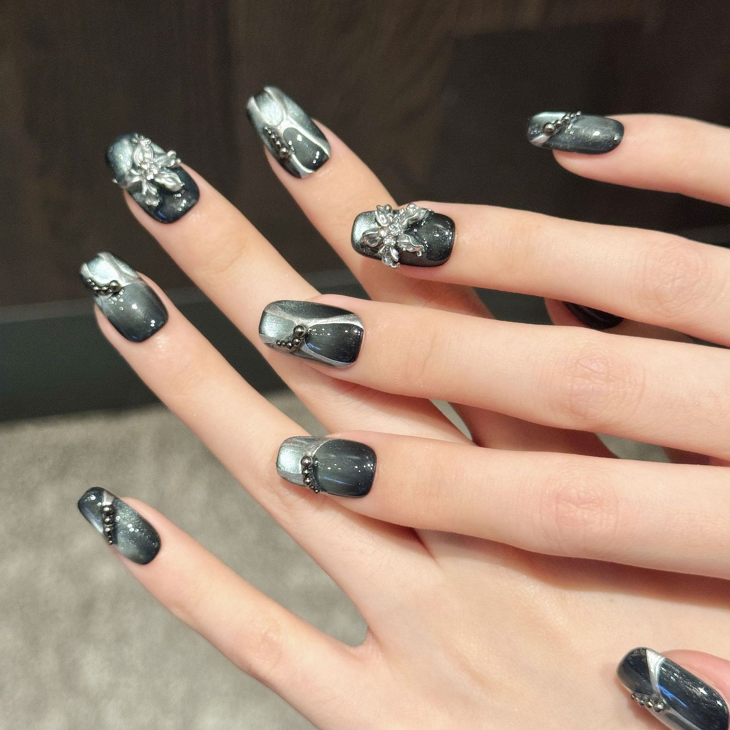 Black Silver Cat-Eye Luxury Floral Press On Nails