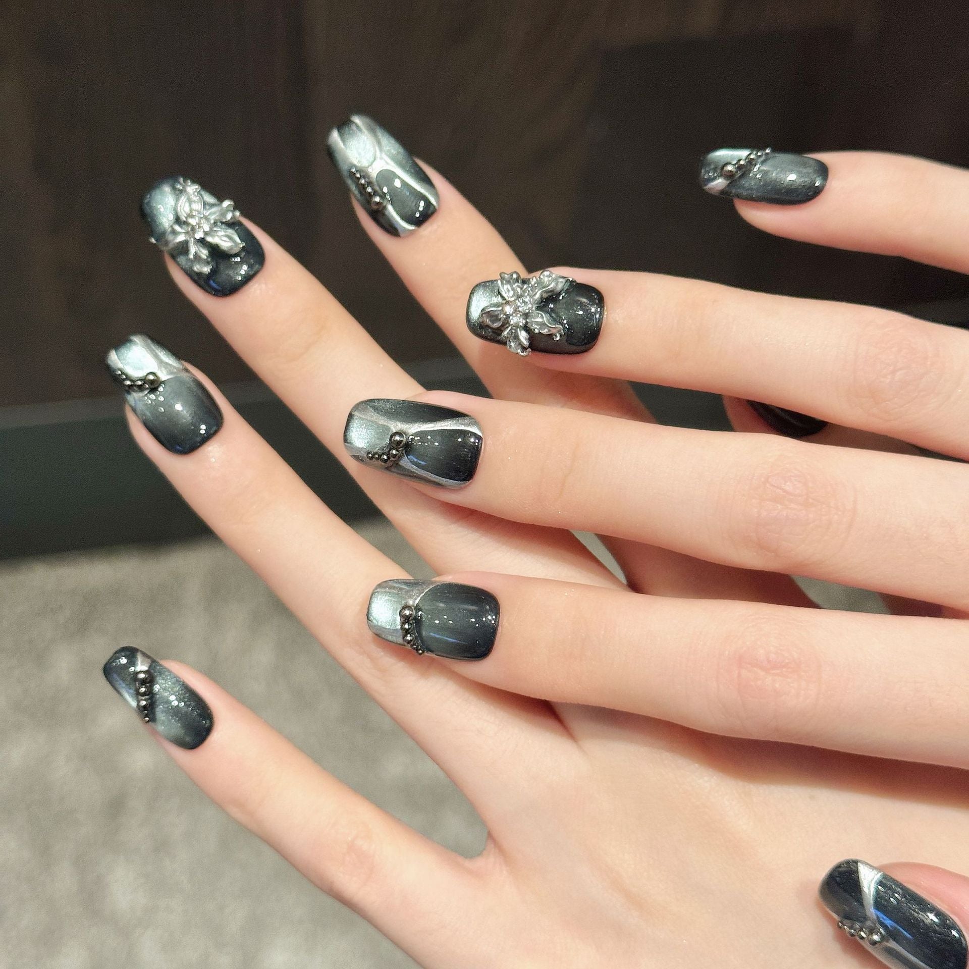 Black Silver Cat-Eye Luxury Floral Press On Nails