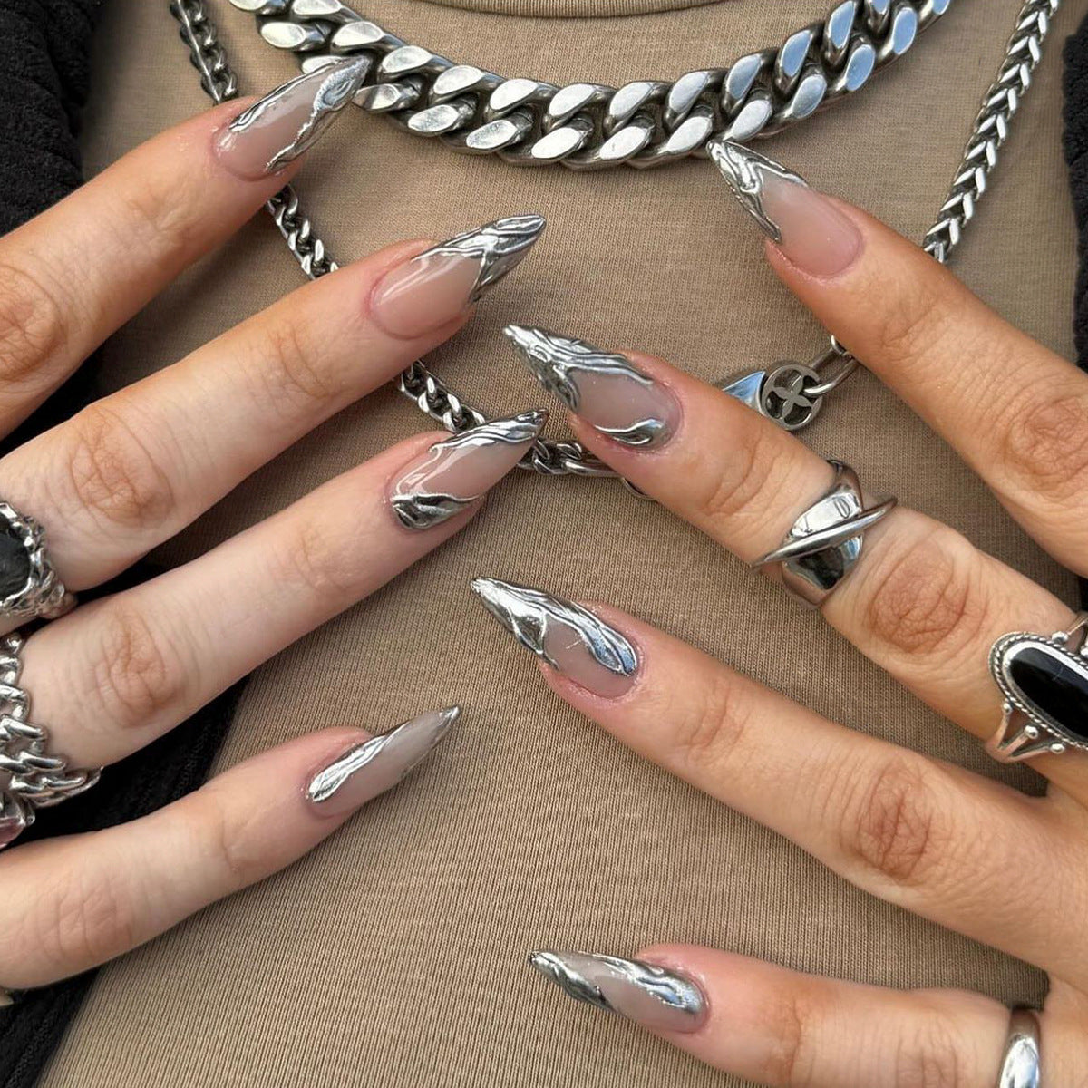 Simple French 3D silver press on nails short almond nail art fake nail removable nail piece finished product wholesale｜365nails
