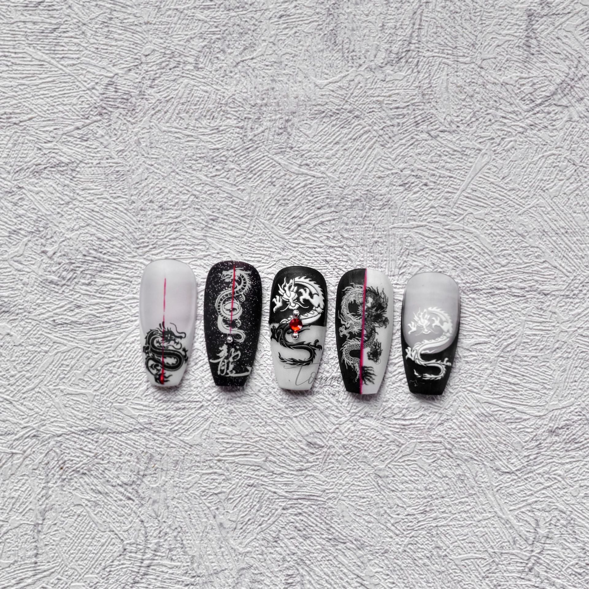 White Dragon – Elegant Chinese Nail Art Set