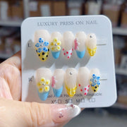365nails 圓點花卉：「彩色3D花朵」— 中長款杏仁形手工製甲片