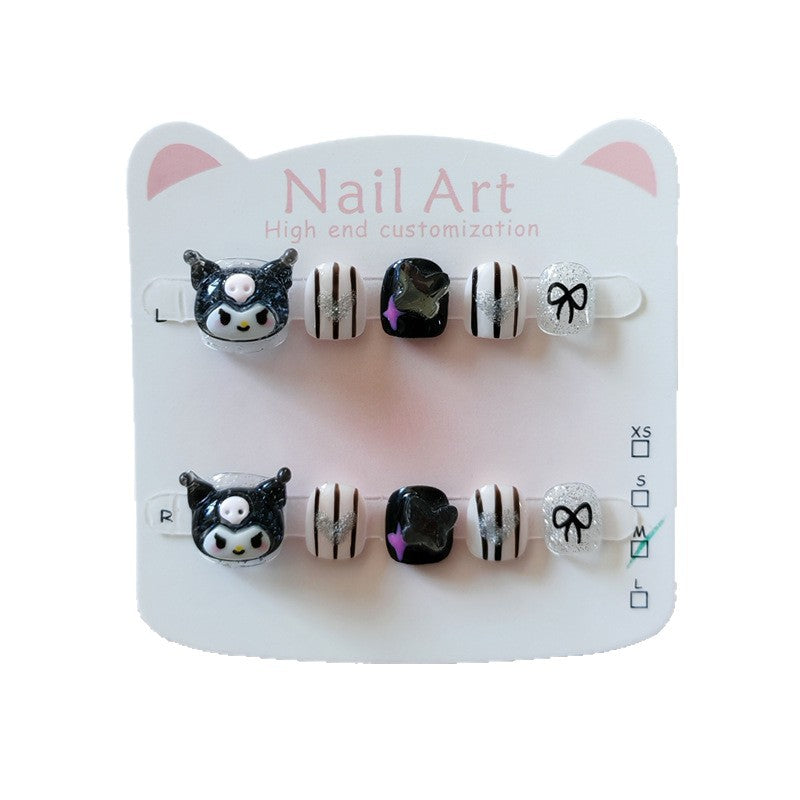 365nails：「Kuromi Monochrome Magic」—手工製可愛短款橢圓形穿戴甲