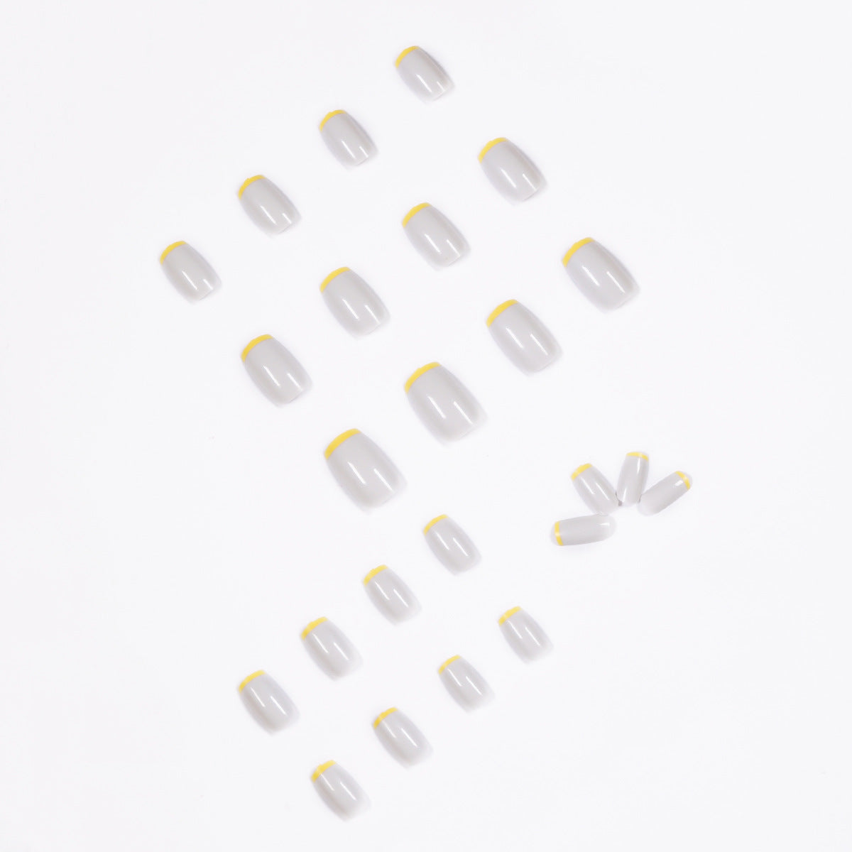 Folha morta amarela em francês para pressionar, finalizado, unha postiça, unha, unha, unha postiça.｜365nails