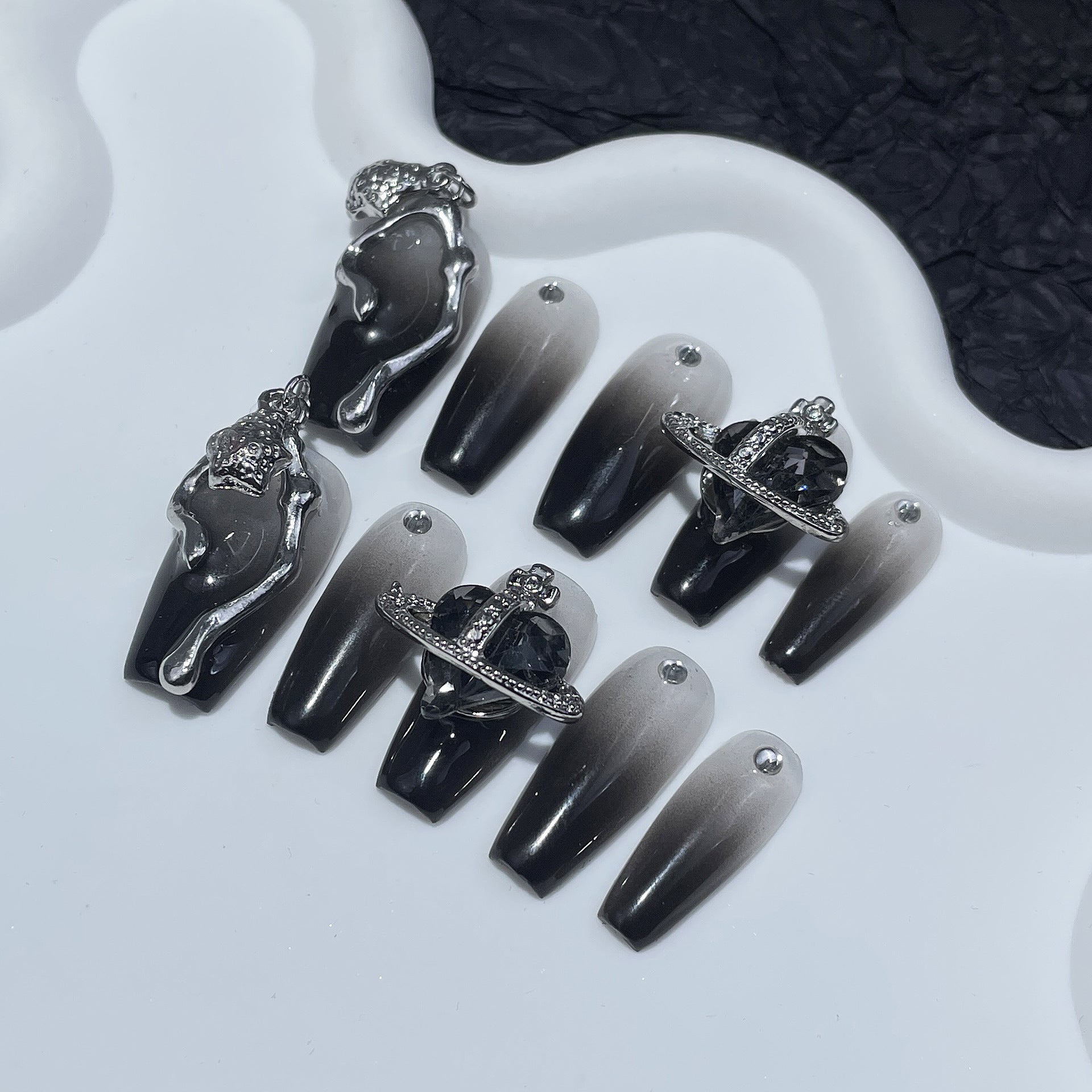 Unhas postiças feitas à mão Imperatriz Viúva Fengxi coração torto médio e longo nail art remendo pingente de lava adesivo de unha usável ｜ 365nails