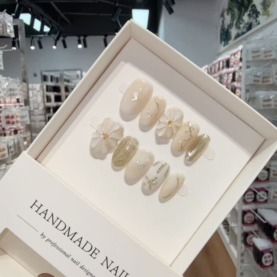 365nails: "Ivory Garden" – 3D Floral Handmade Short Almond Nails