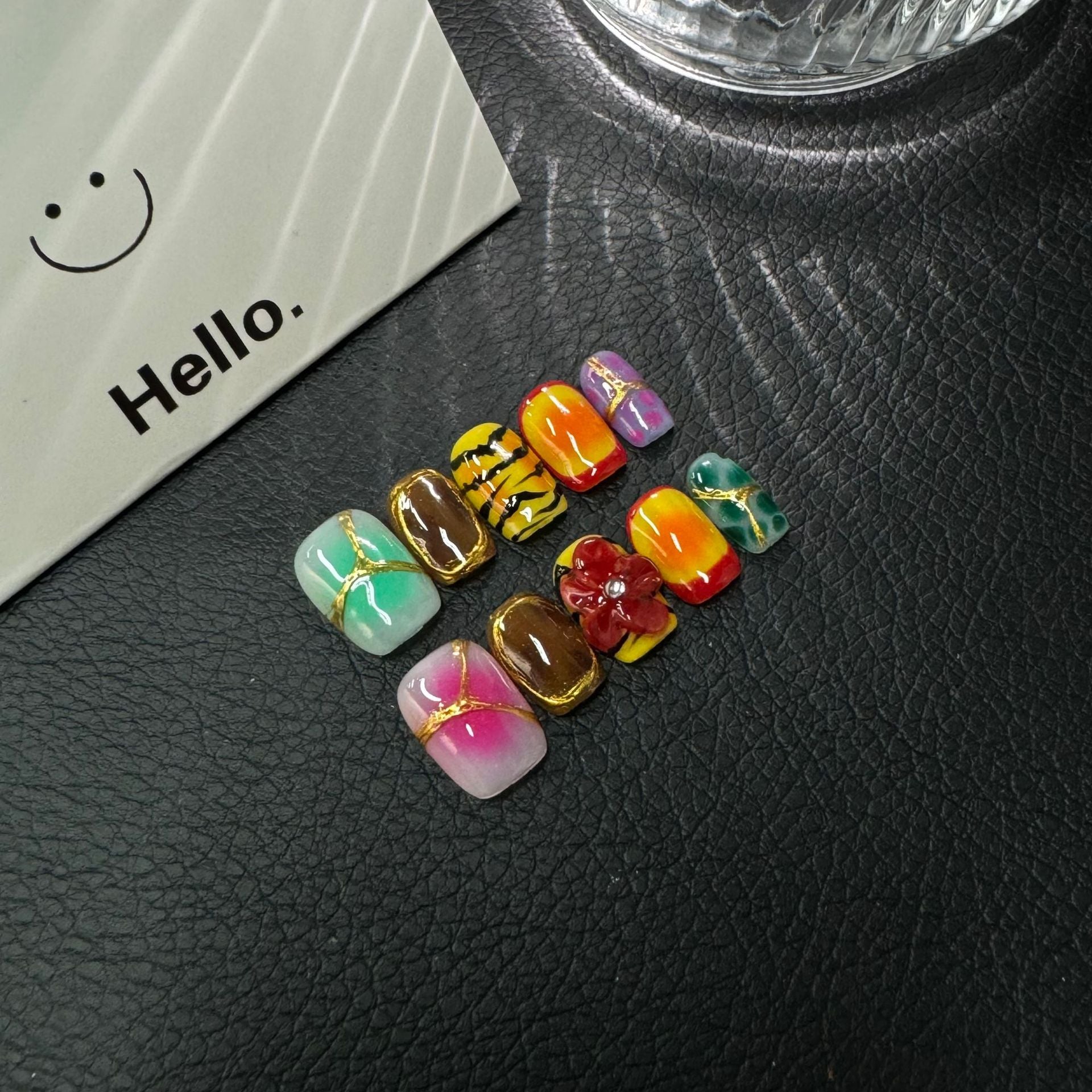 365nails : « Éclaboussure vibrante » — ongles press-on fait main, forme amande, 3D marbré abstrait et tourbillon