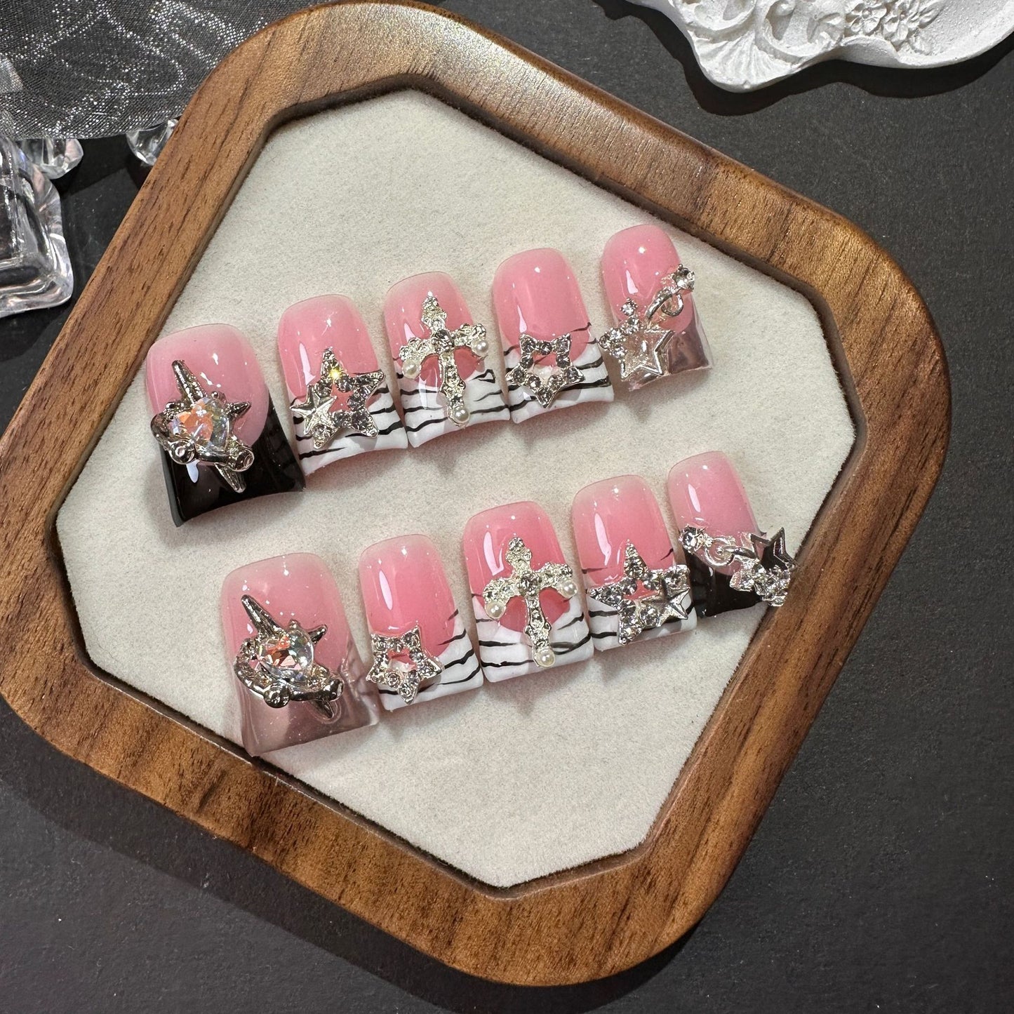 Pink Chrome Y2K Star Press On Nails Set