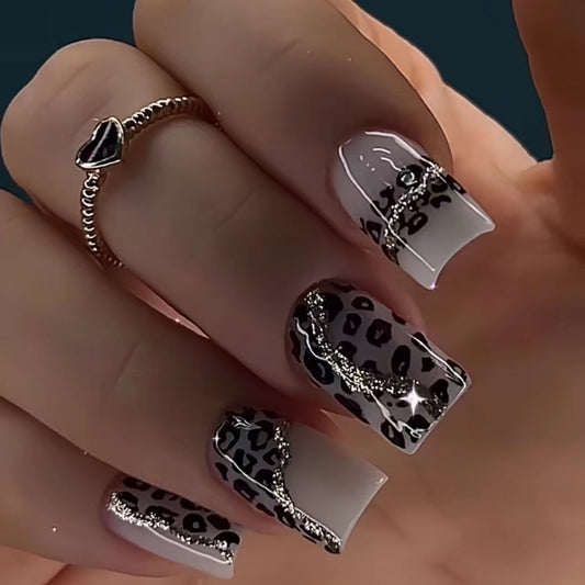 Grey leopard print splicing  autumn and winter advanced sense manicure  short square wearable  finished product｜365nails