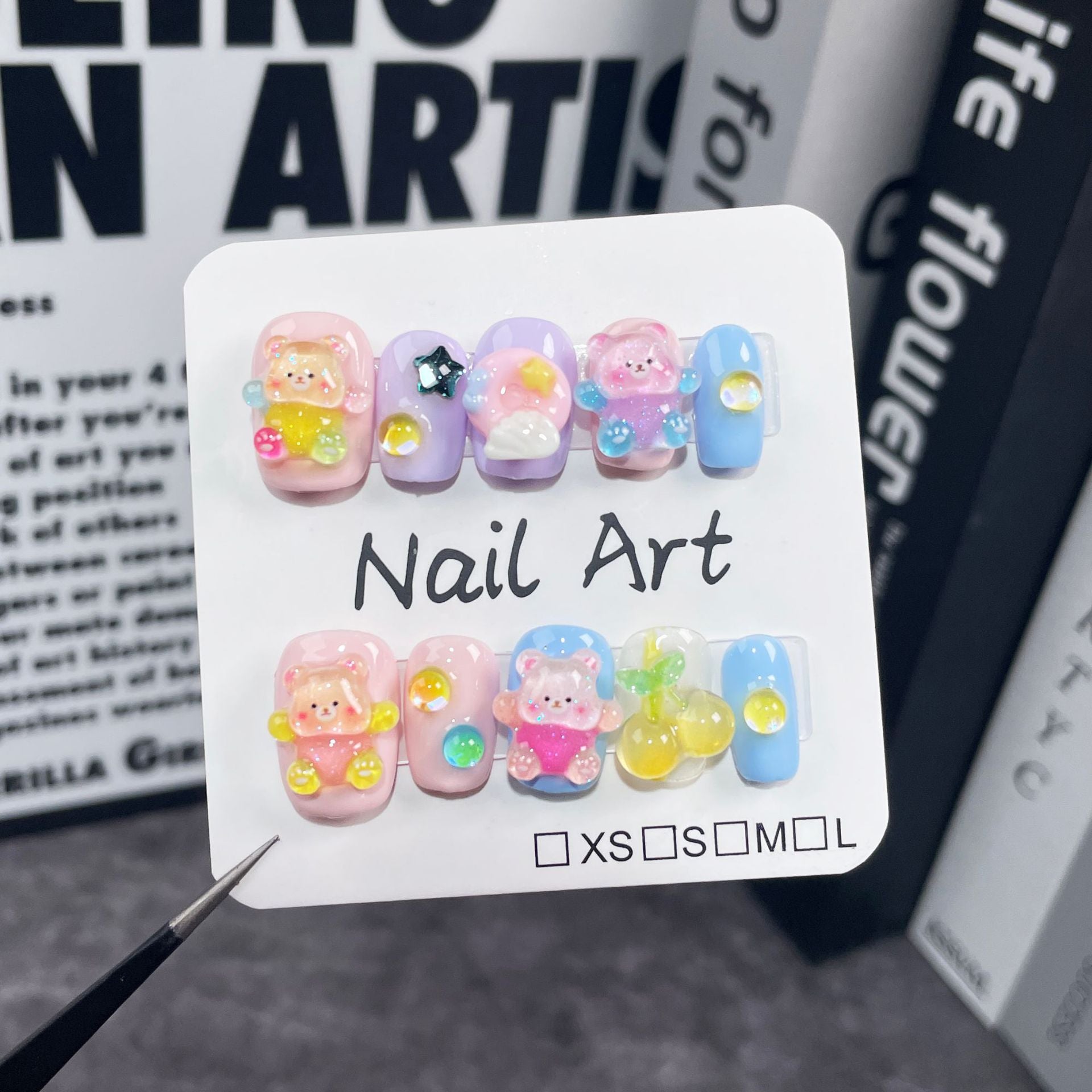 Uñas postizas hechas a mano, diseño de oso abrazando leche, oso zumbando, uñas cortas, parche terminado, pegatina para uñas ponible | 365nails