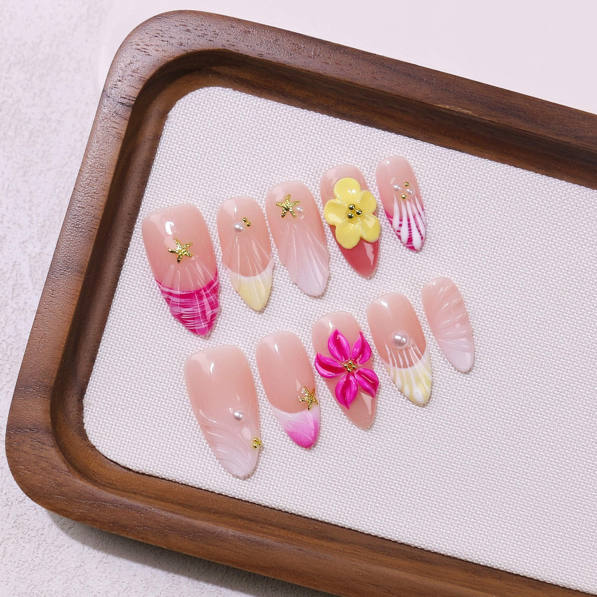 365nails-綻放混搭：「繽紛花卉」 – 杏仁形 手工製 3D 雕刻 穿戴甲