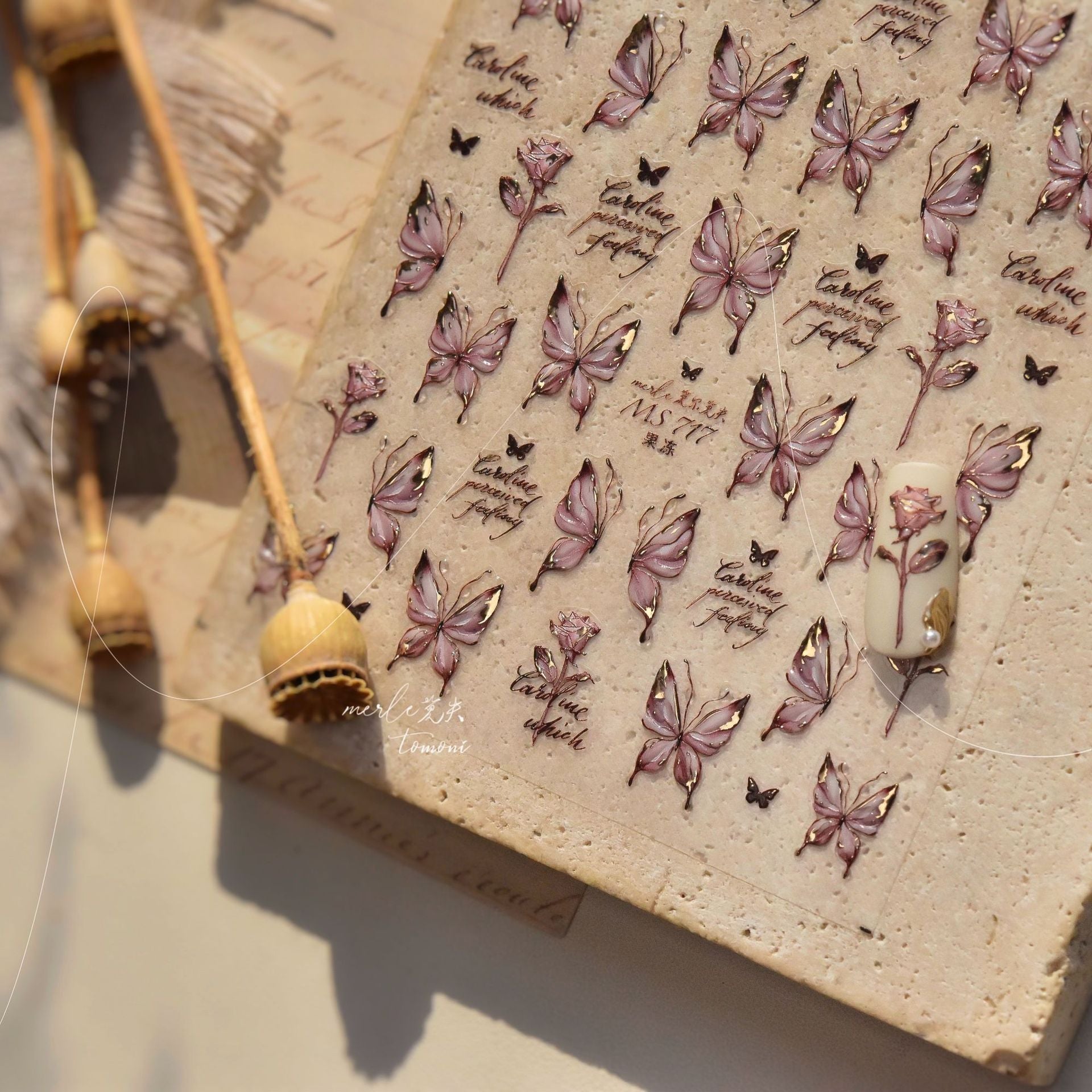 365nails: "Borboleta Dourada Barroca" – Adesivos para Unhas