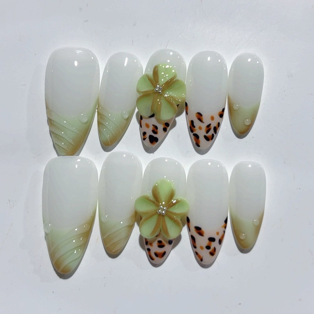 365nails - 新鮮三葉草：豹紋三葉草 — 杏仁形 手工製 立體雕刻 穿戴甲