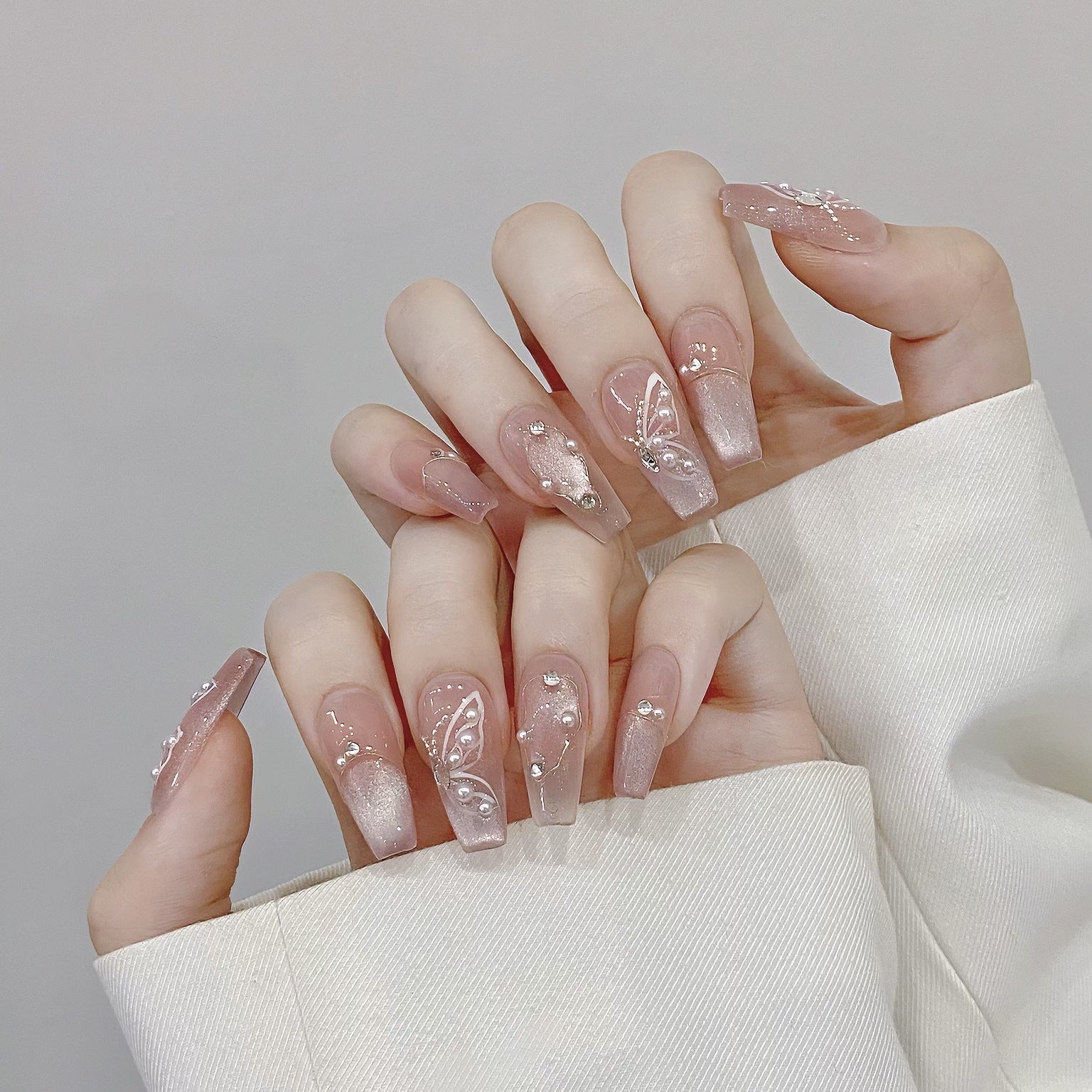 365nails: 「愛麗絲之蝶」—3D 手繪蝴蝶與貓眼手工製杏仁形穿戴甲