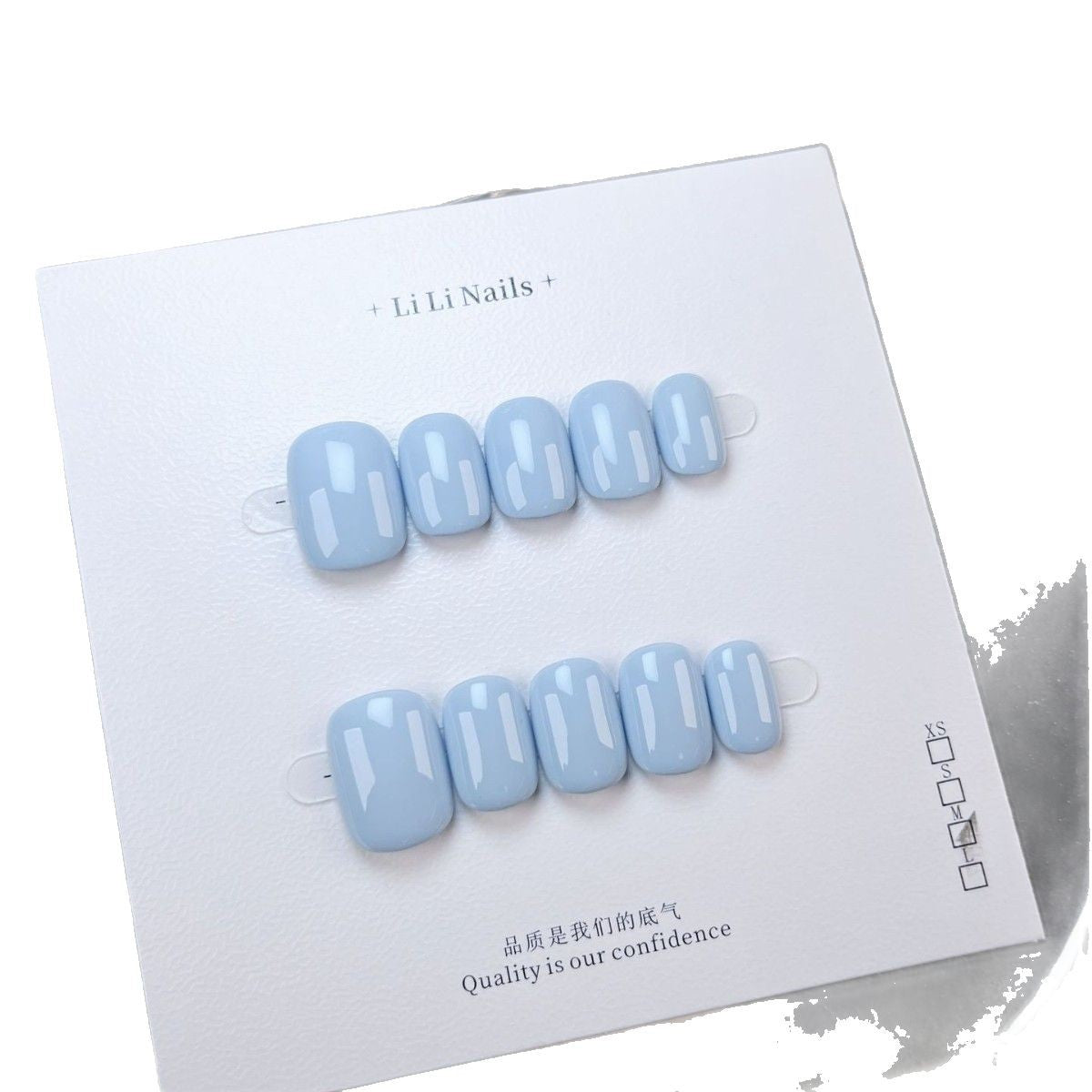 Les essentiels unis — forme ronde courte, mignons — ongles press-on faits main