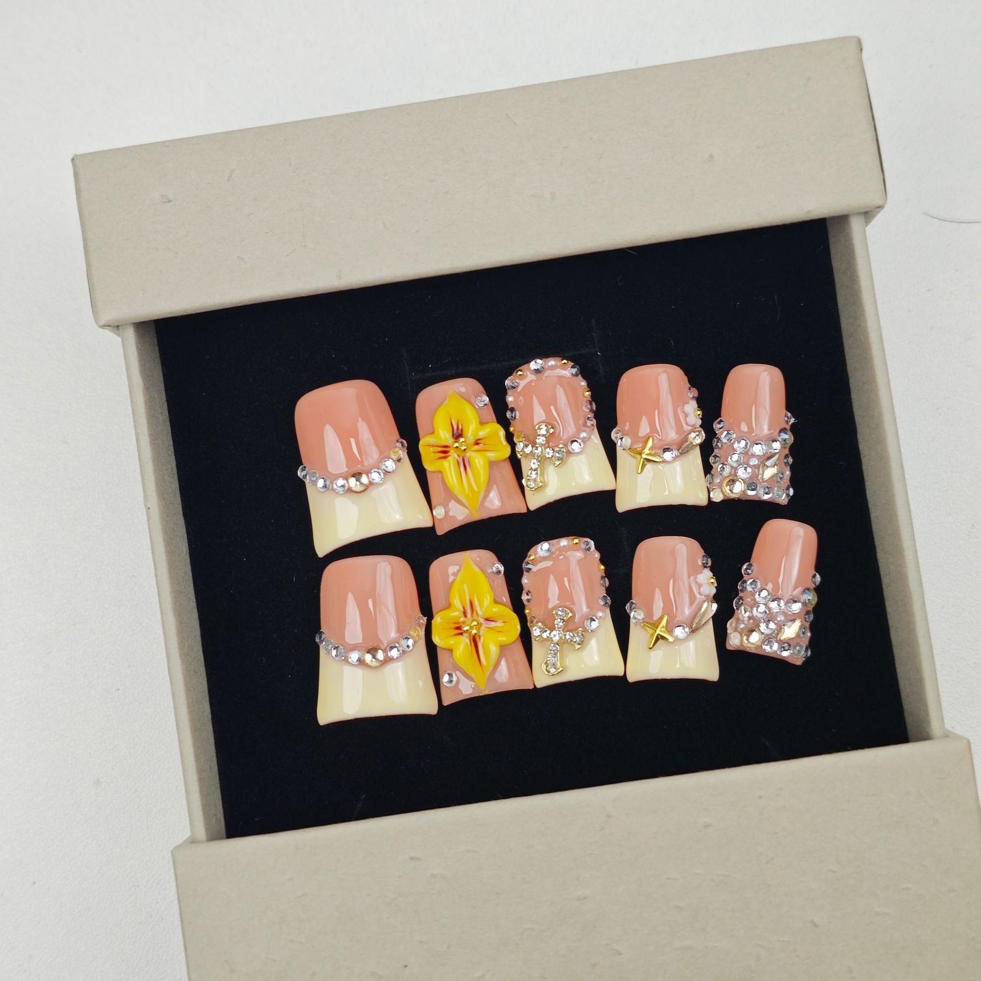 365nails: "Golden Bloom Elegance" – Short Square Nude French Rhinestone Handmade Press-On Nails