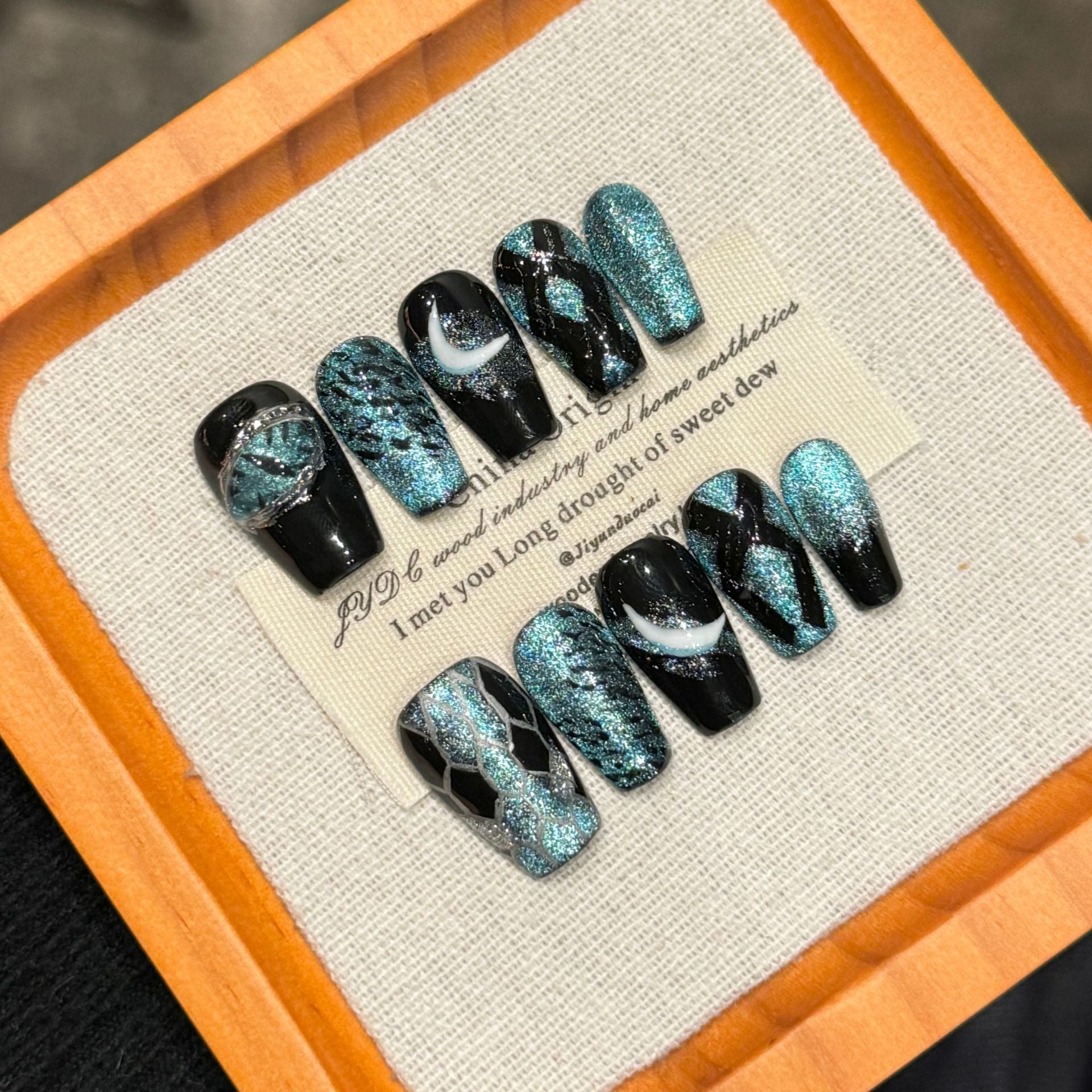 365nails: "Midnight Siren" – Cat Eye Marble Handmade Coffin Nails