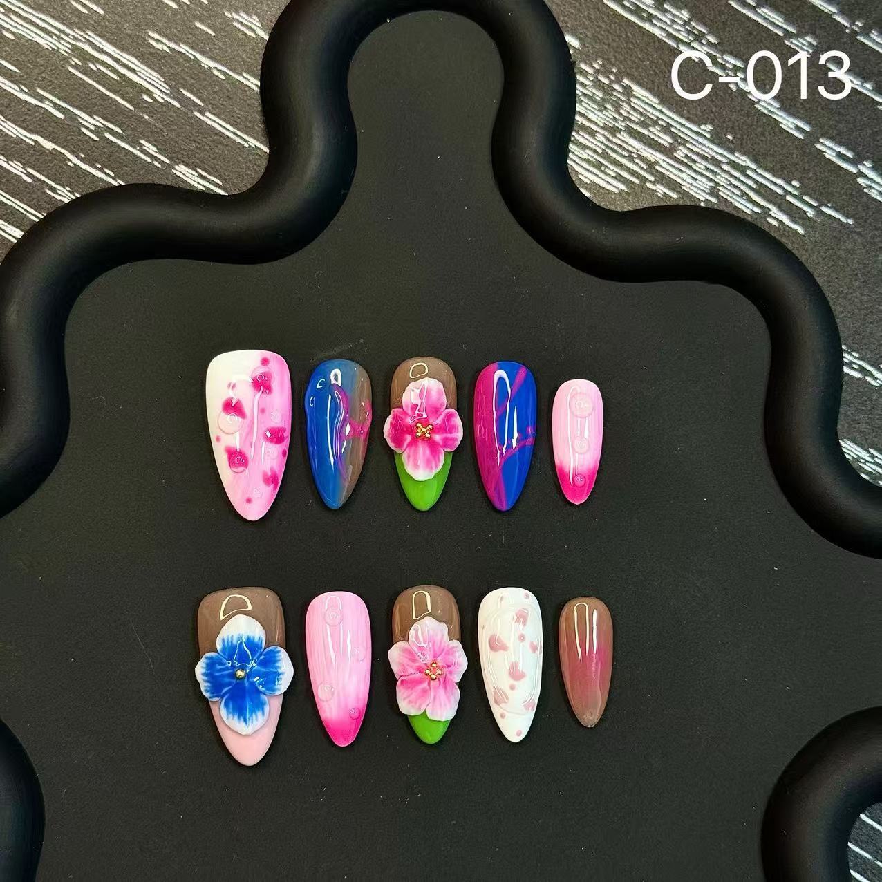 365nails: "Floral Fusion" – 3D Hand-Painted Almond Nails