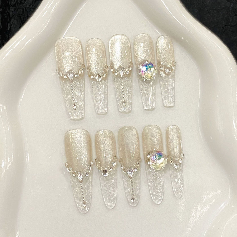 365nails: "크리스탈 아이스 드림" – 3D 크리스탈 & 홀로그램 글리터 수제 스틸레토형 네일