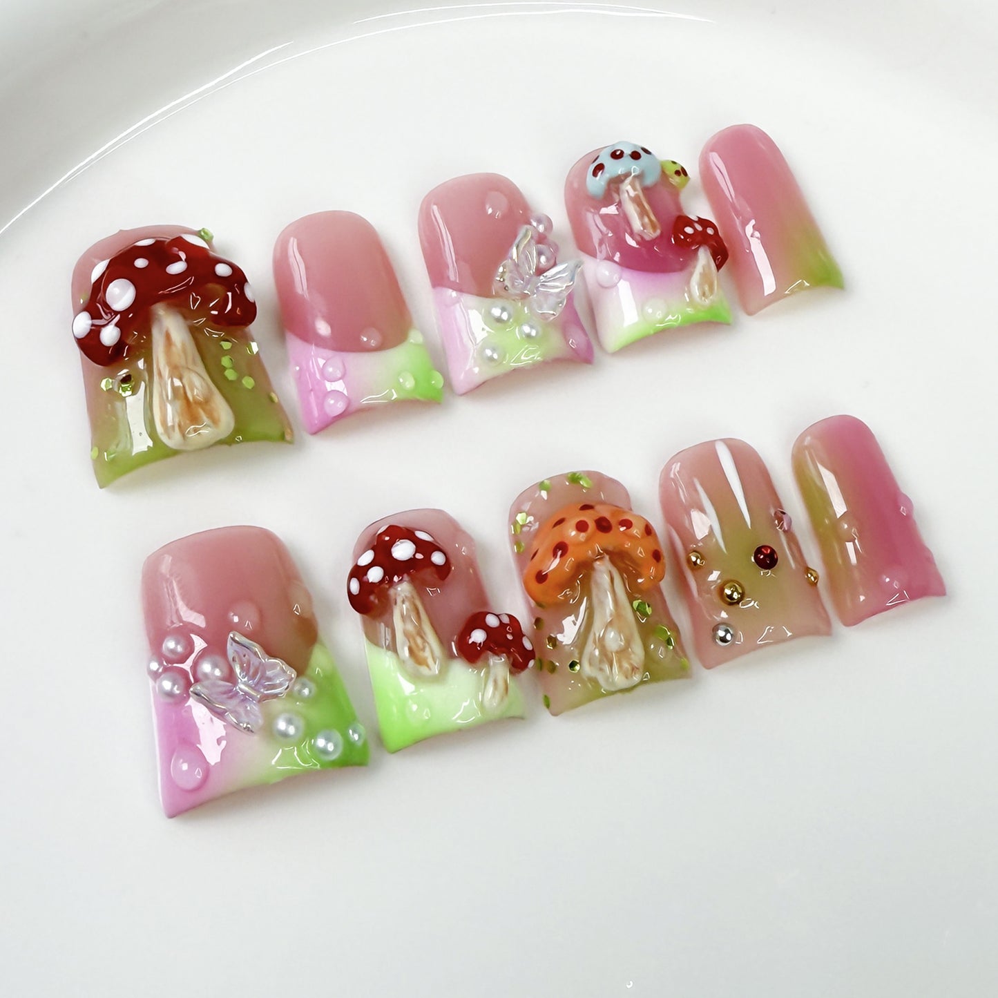Unhas de bico de pato com cogumelo multicolorido, mudança gradual de gelo através de relevo francês, unhas postiças, unhas postiças, puras feitas à mão｜365nails